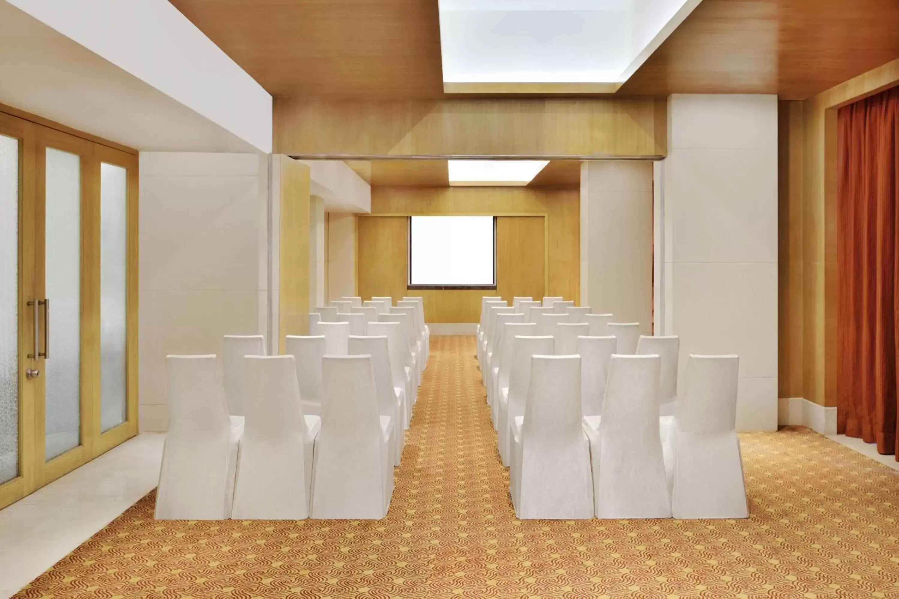 Meeting/conference room in Courtyard by Marriott Chennai