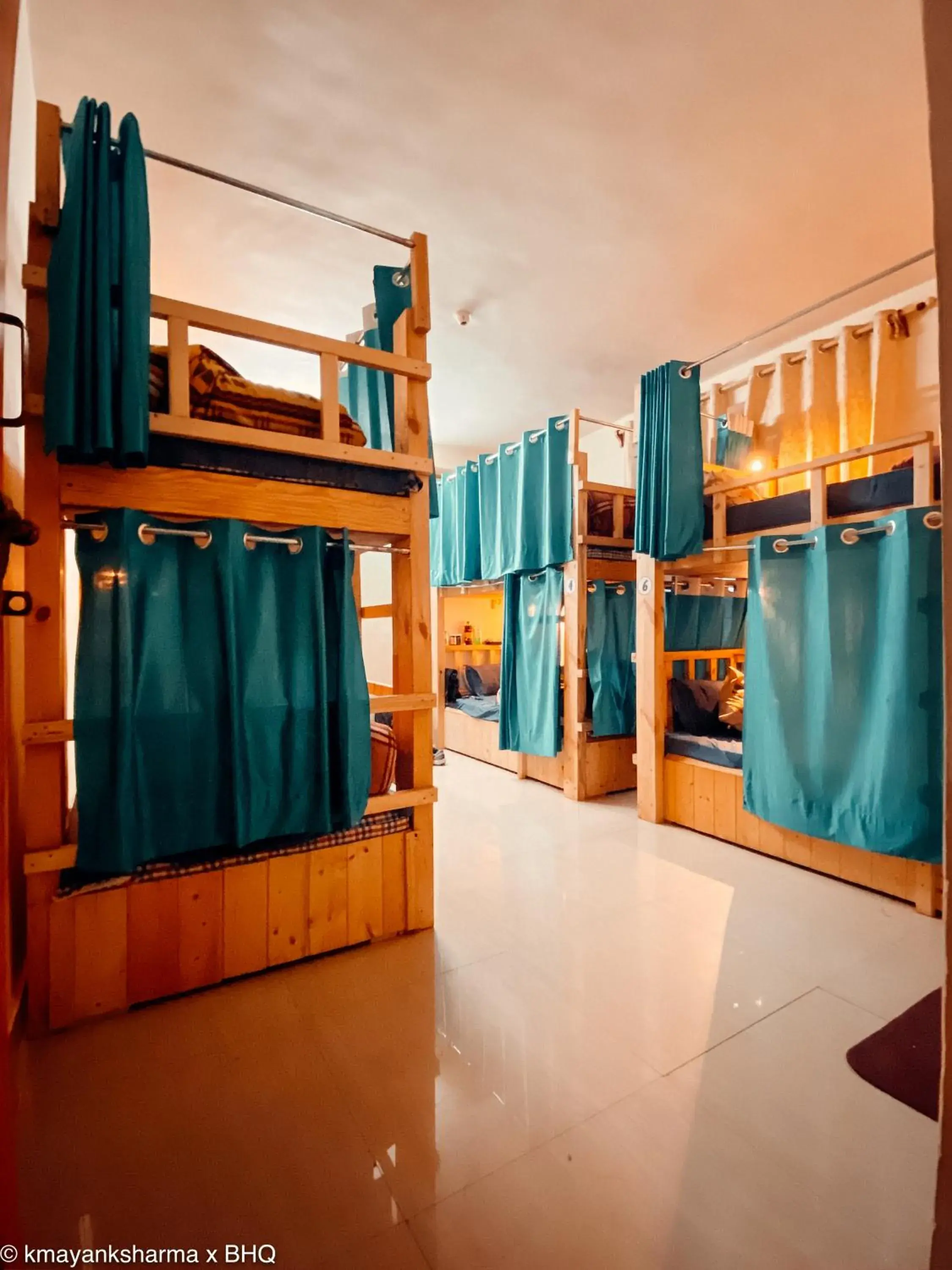 Photo of the whole room, Bunk Bed in Backpackers Headquarter Manali