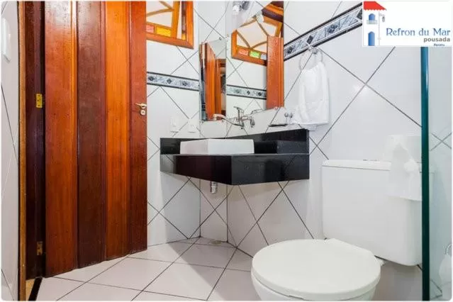 Bathroom in Refron du Mar Pousada Paraty