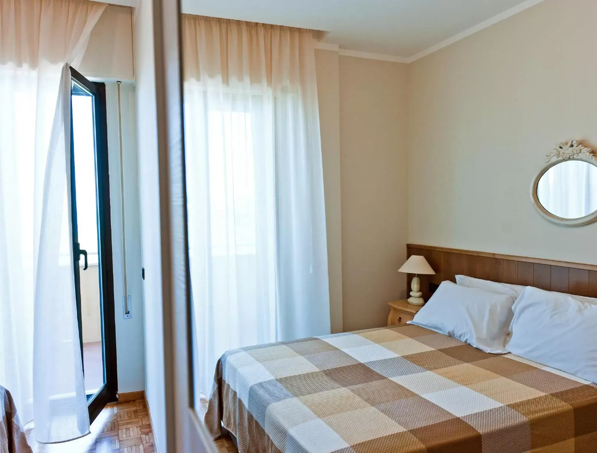 Double or Twin Room with Sea View in Hotel Ambassador
