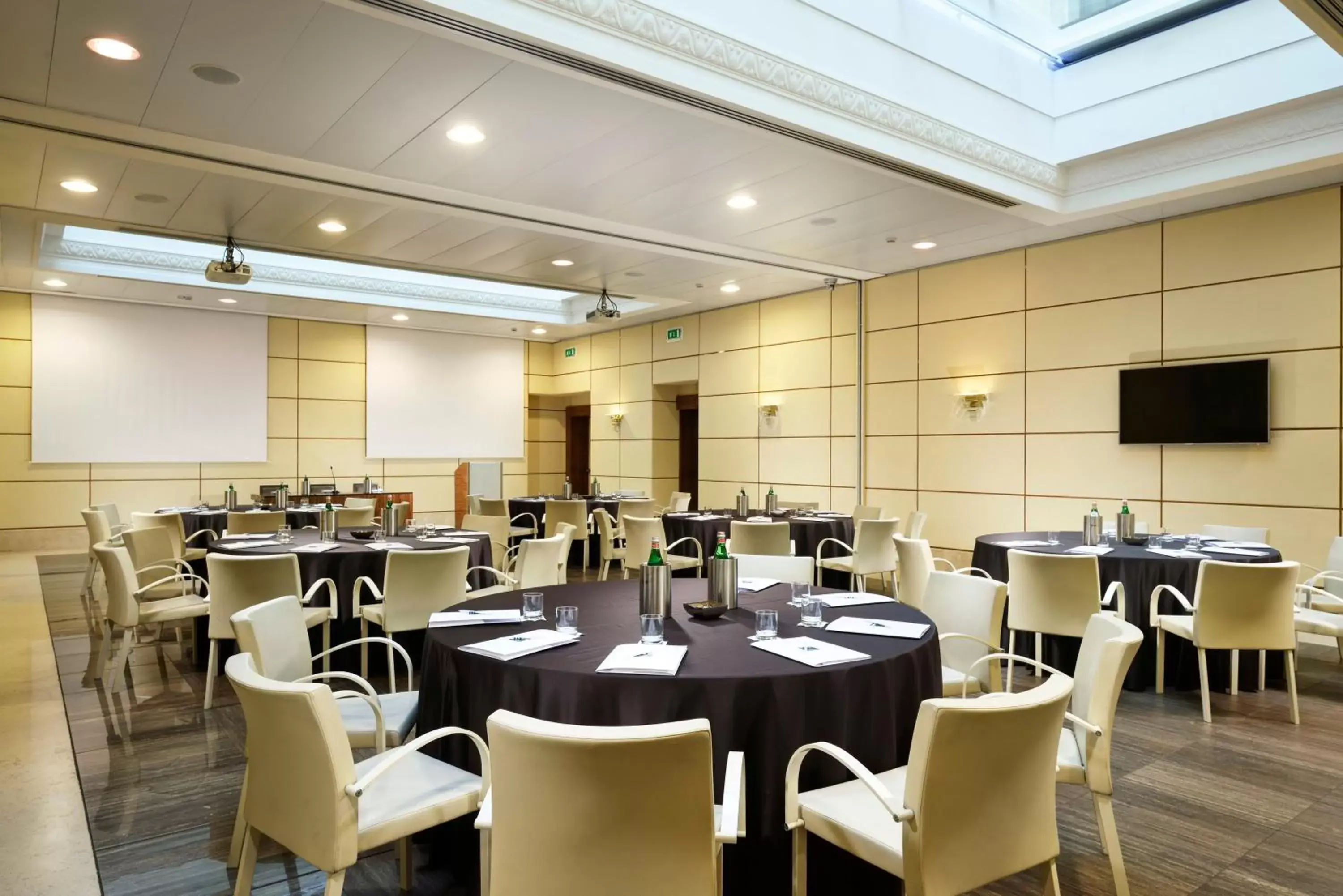 Meeting/conference room in UNAHOTELS Decò Roma