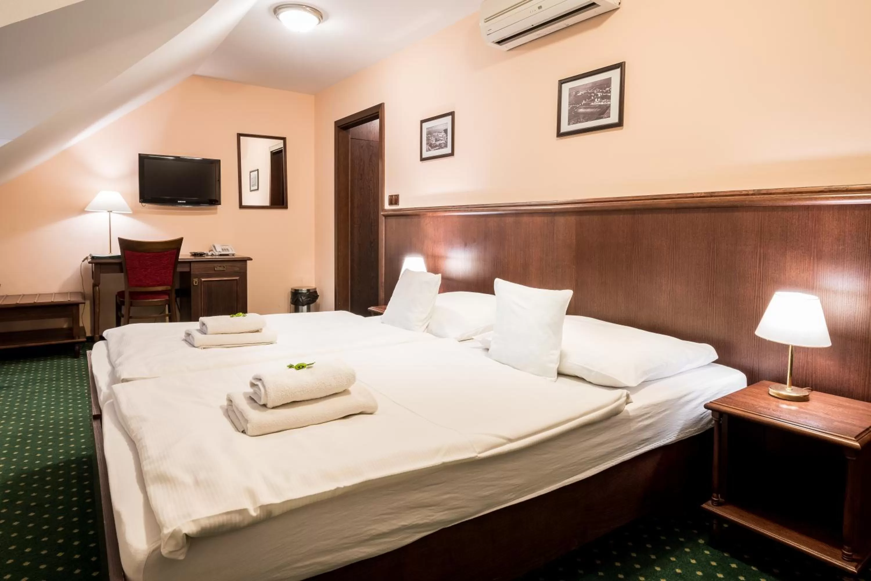 Bed in Hotel U Hejtmana Šarovce