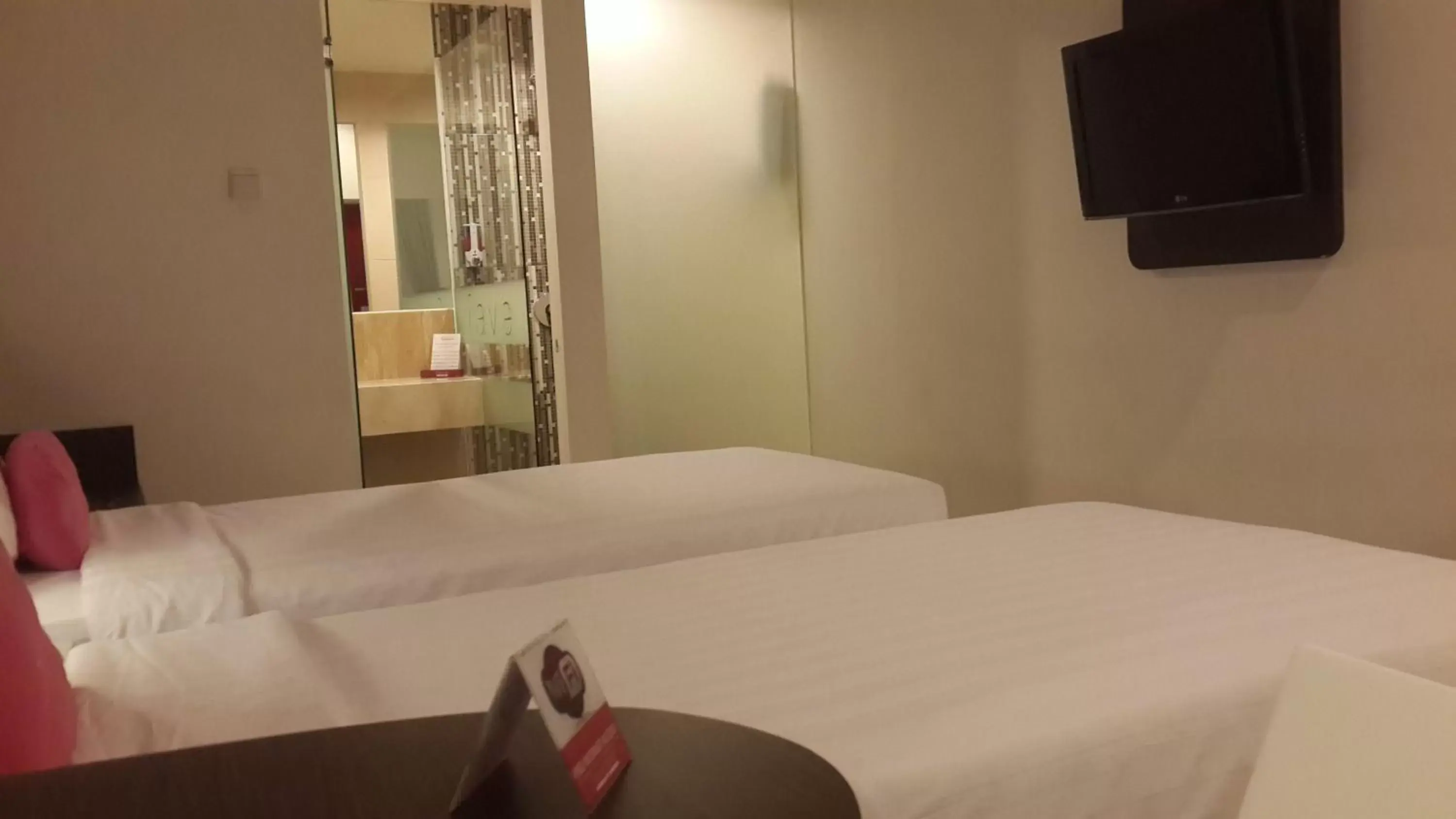 Photo of the whole room, Bed in favehotel Pluit Junction