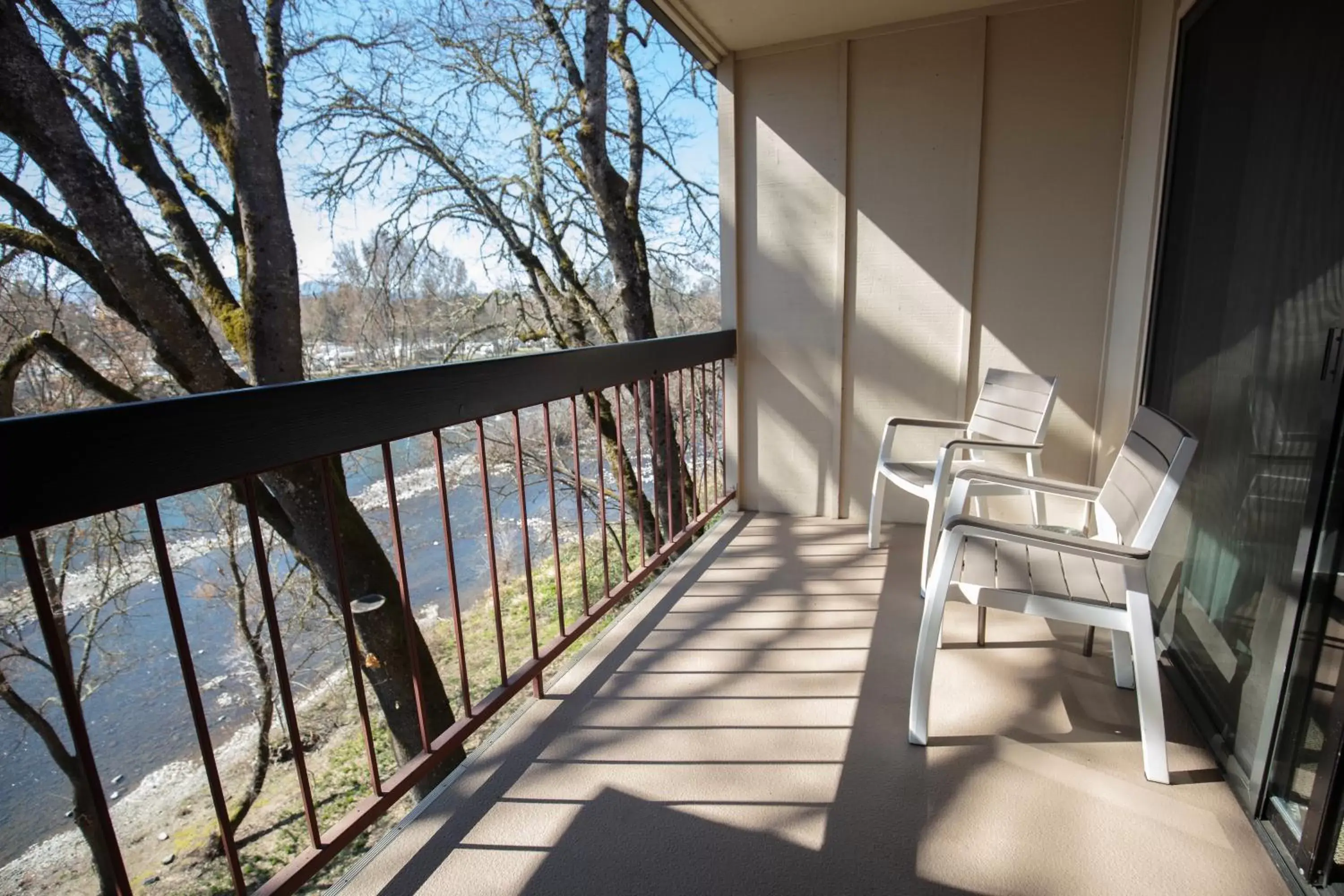 Balcony/Terrace in Riverside Inn