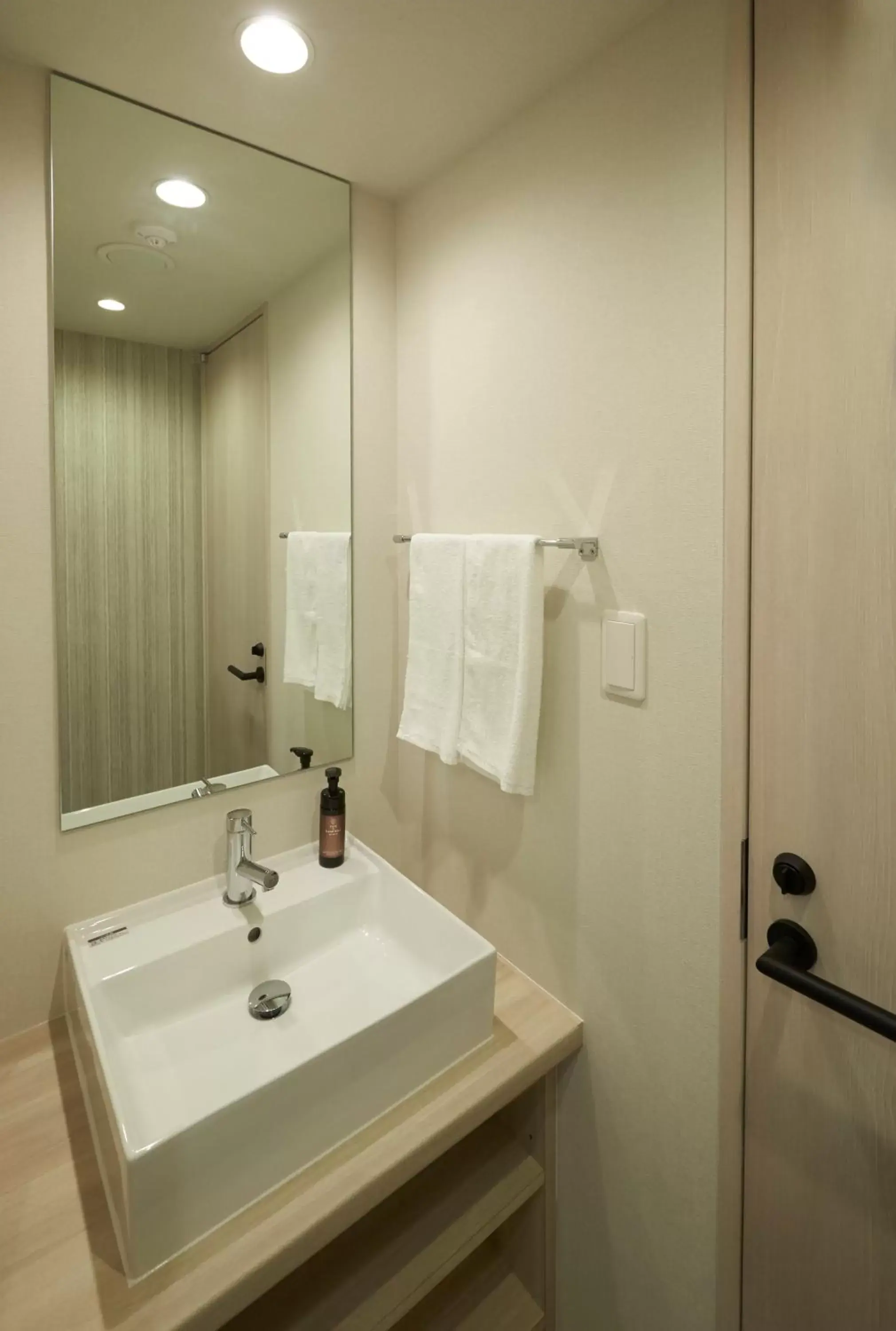 Bathroom in DEL style Osaka Higashi Temma by Daiwa Roynet Hotel