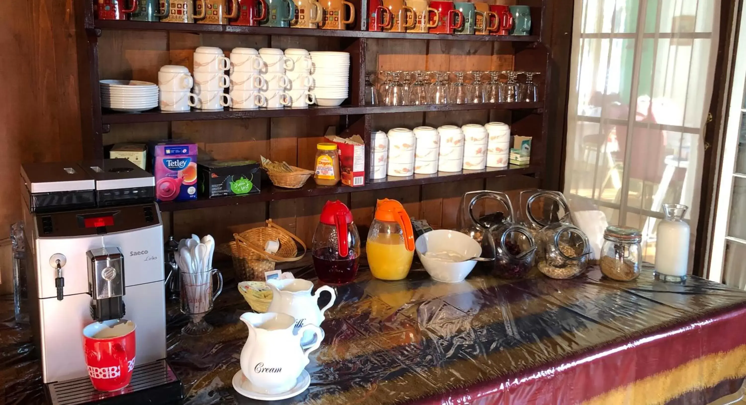 Coffee/tea facilities in Auberge sur la Côte