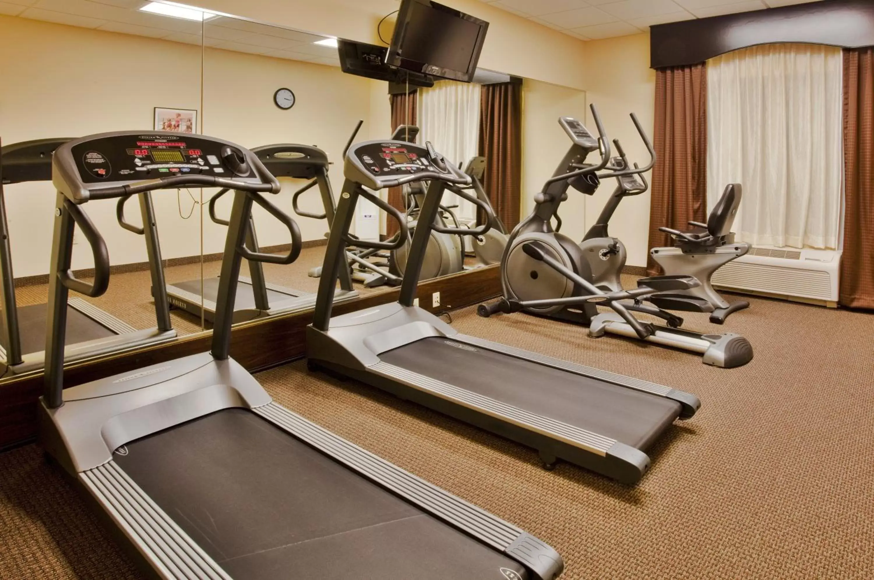 Fitness centre/facilities, Fitness Center/Facilities in Holiday Inn Express-International Drive, an IHG Hotel