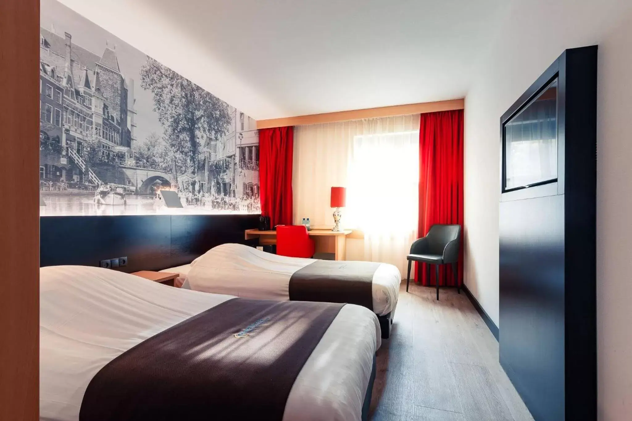 Bedroom, Bed in Bastion Hotel Utrecht