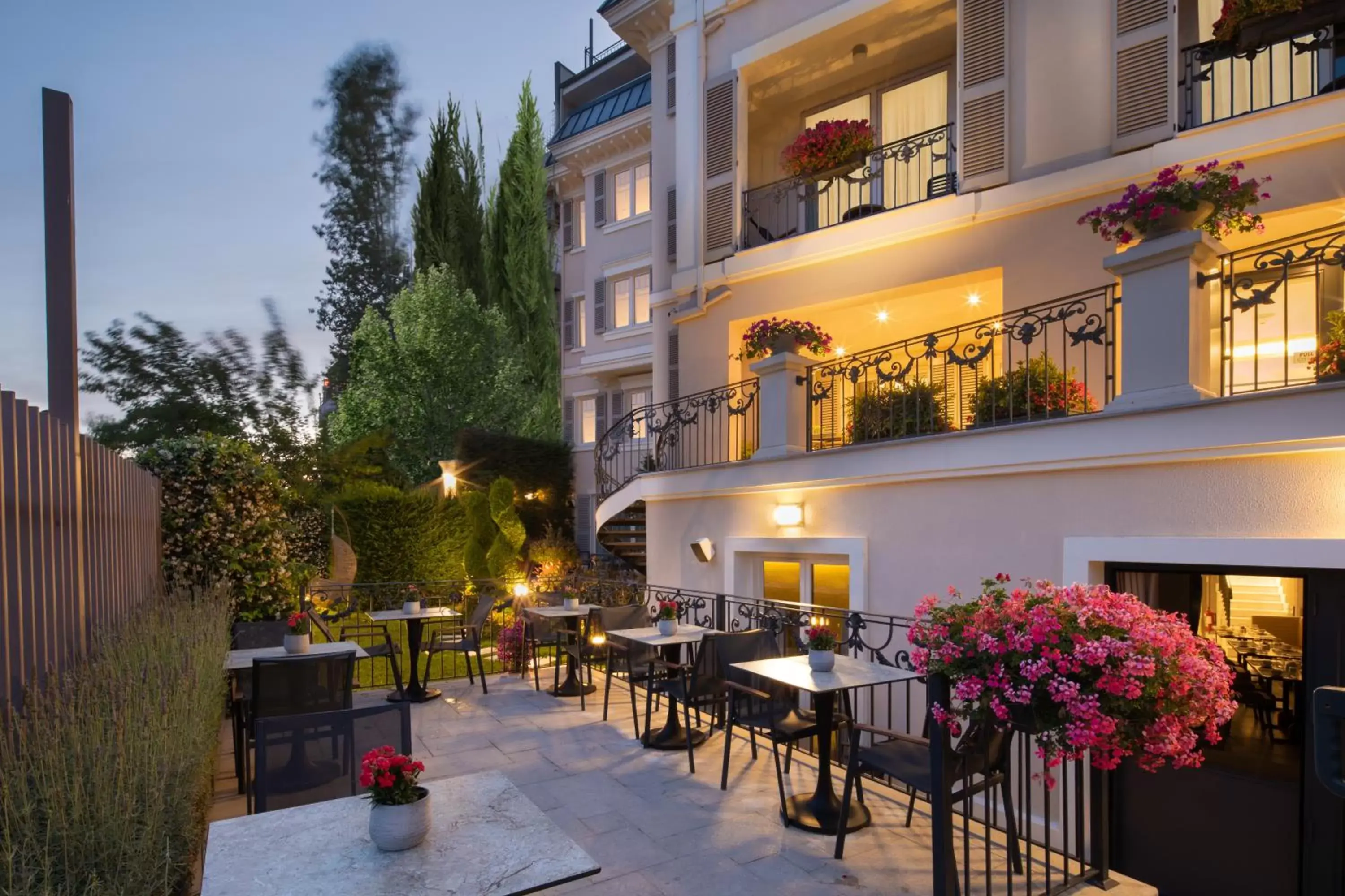 Restaurant/places to eat in Mula Hotel Restaurant/places to eat in Mula Hotel