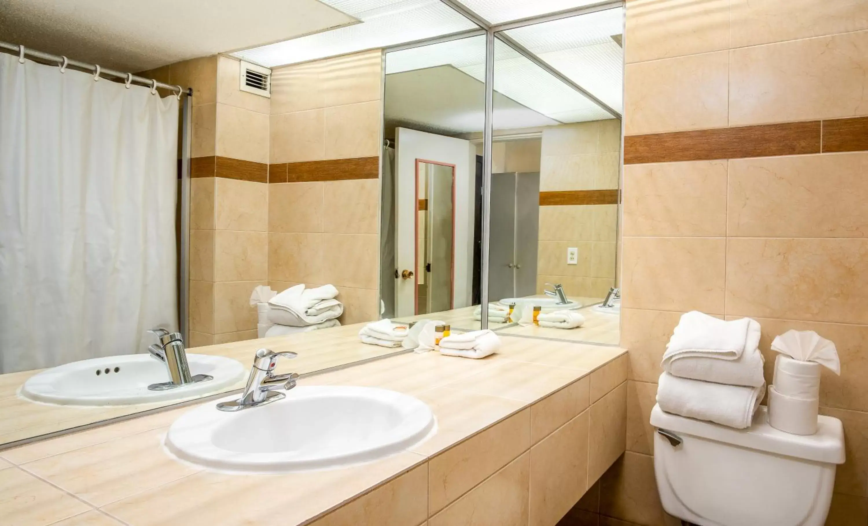 Bathroom in Puerto Nuevo Baja Hotel & Villas