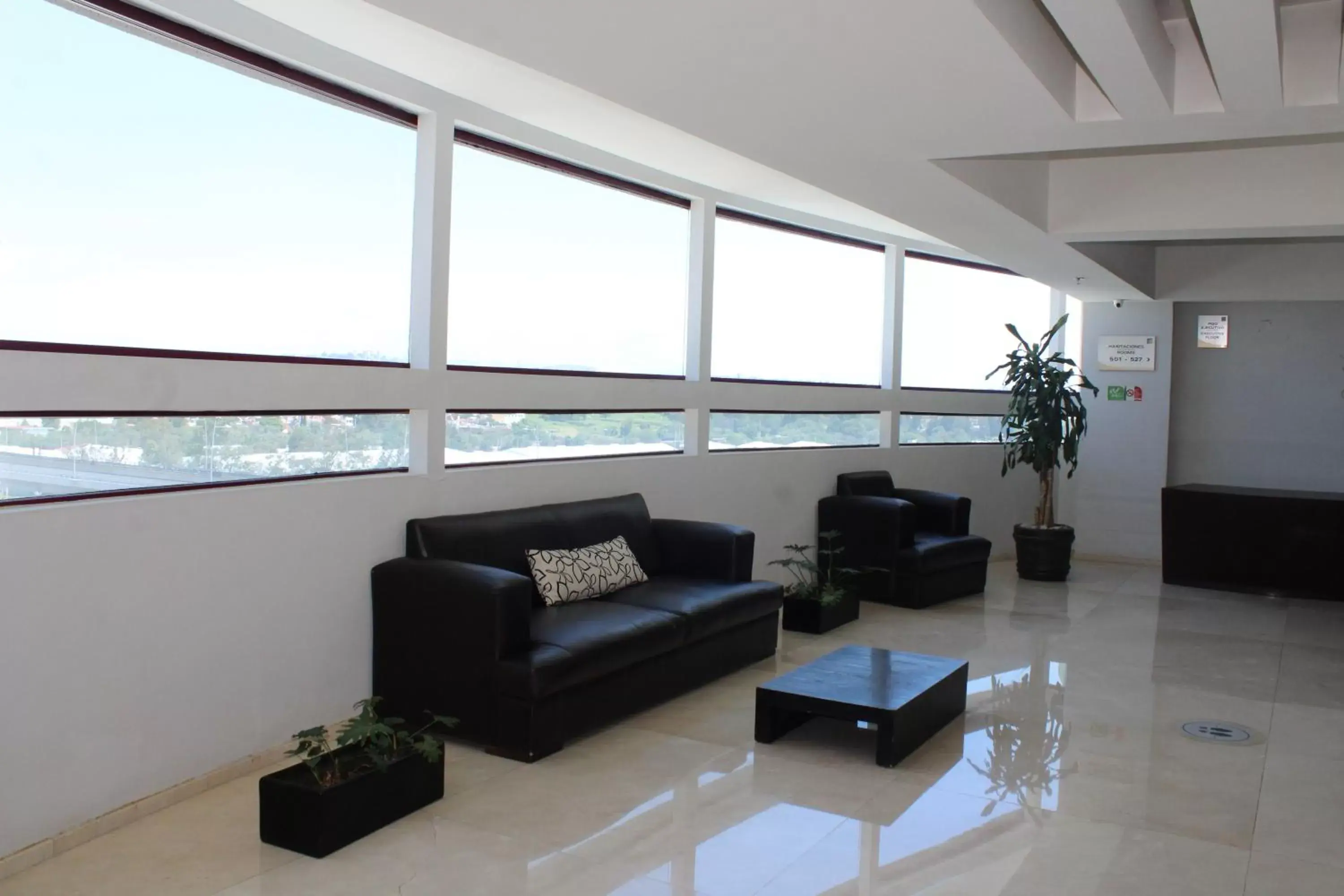 Living room in Holiday Inn Puebla Finsa, an IHG Hotel