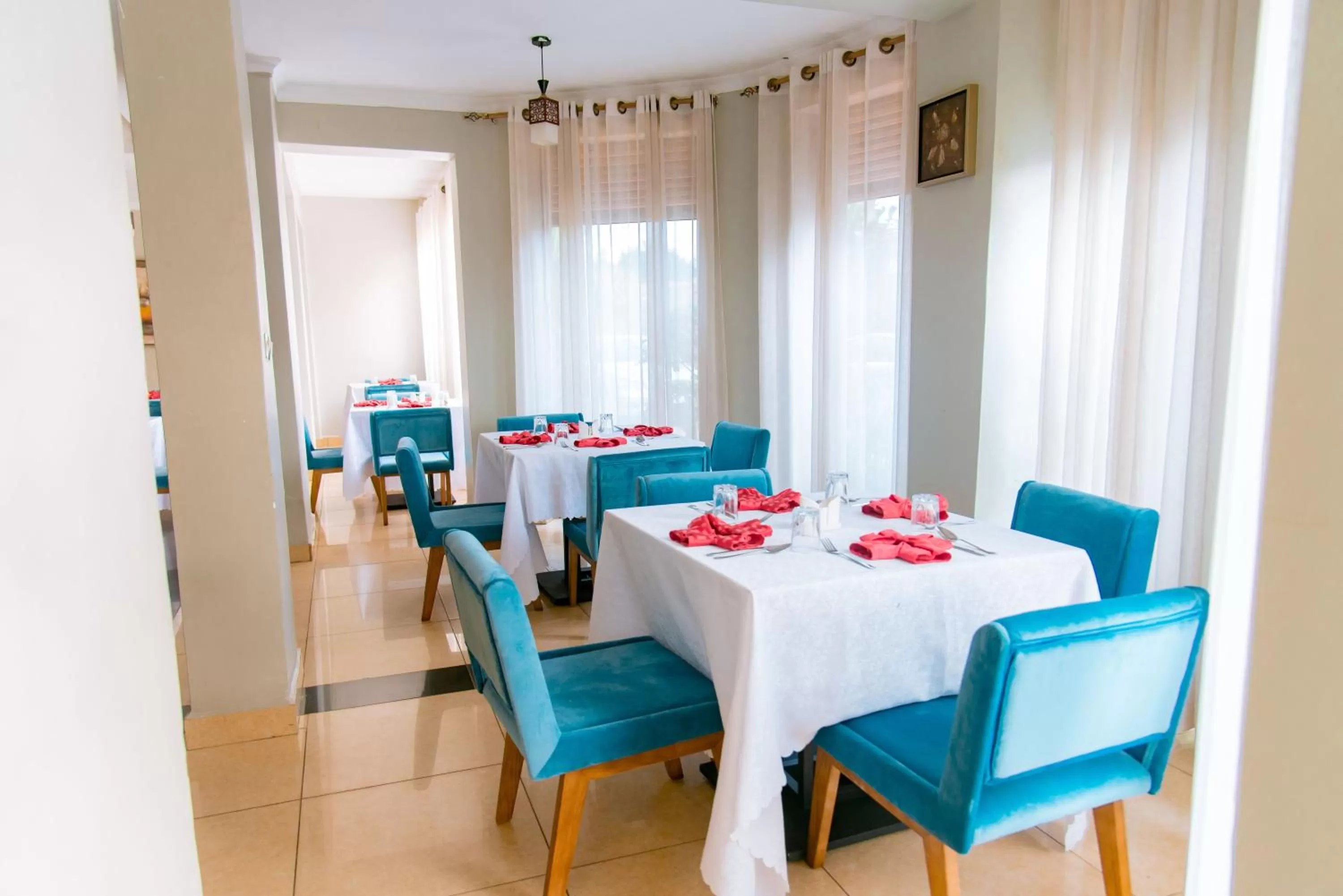 Restaurant/places to eat in Legend Boutique Hotel