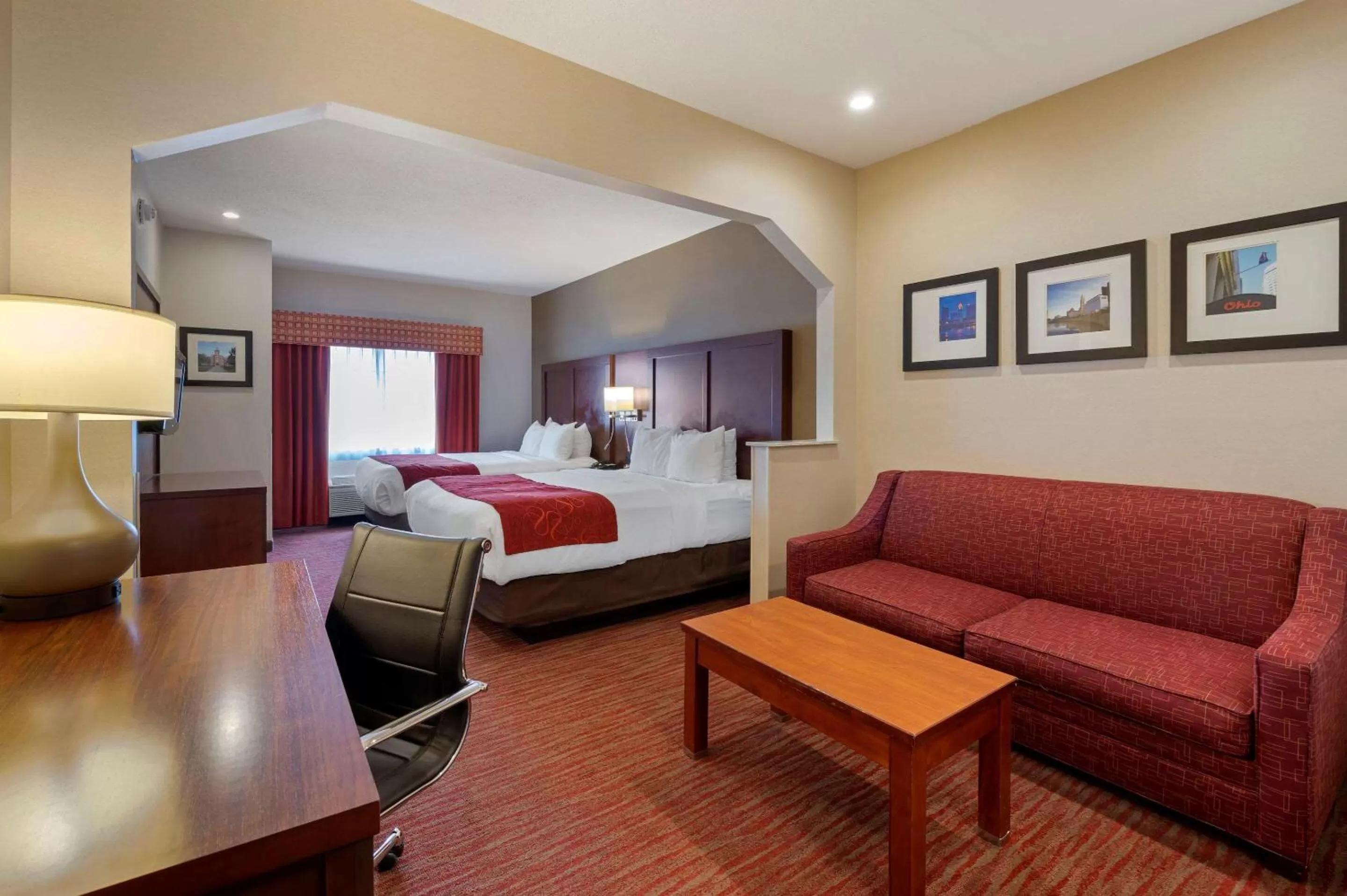 Photo of the whole room, Bed in Comfort Suites Columbus Expo Center