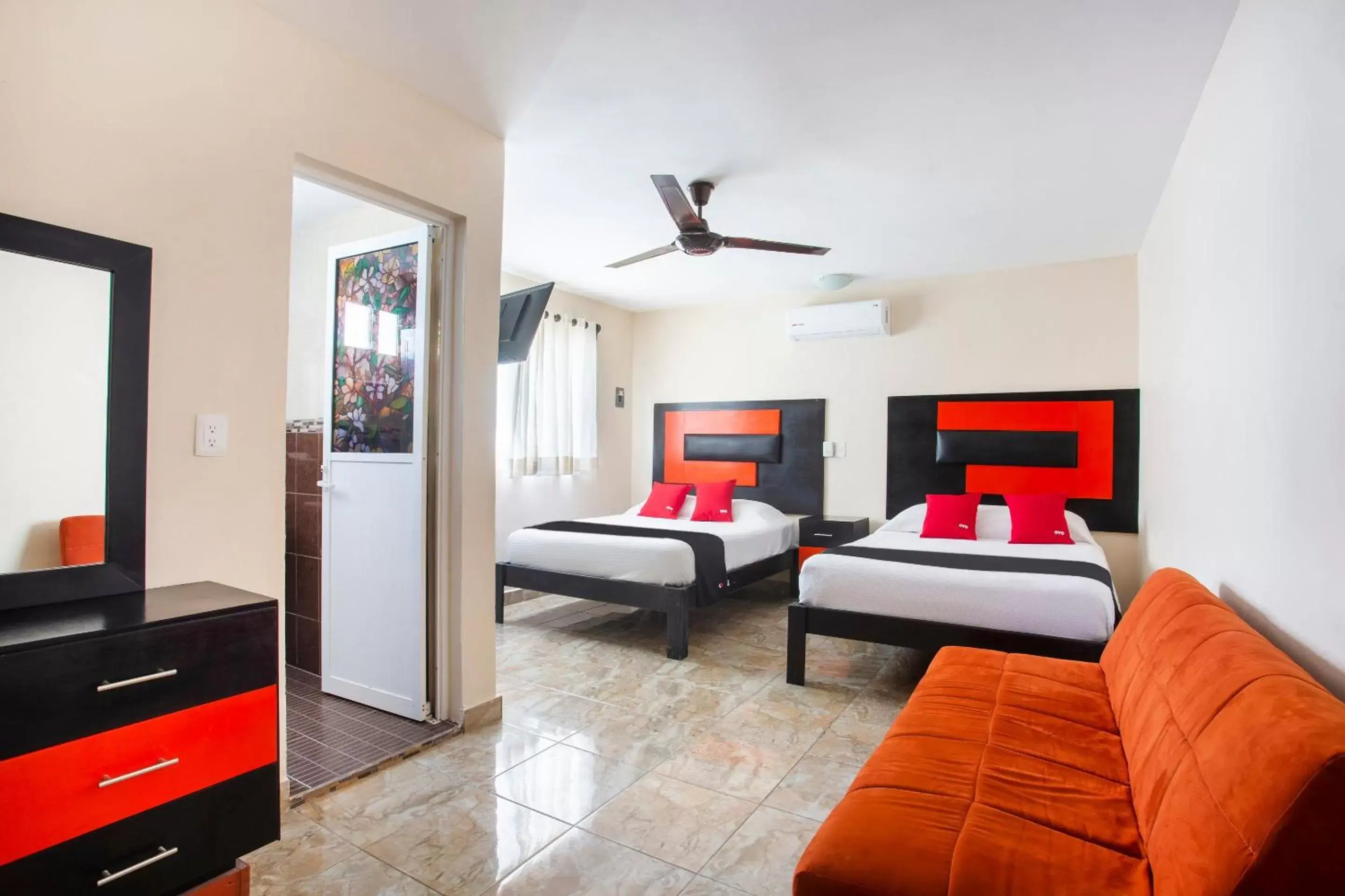 Bedroom, Bed in Hotel Jardín Cancún