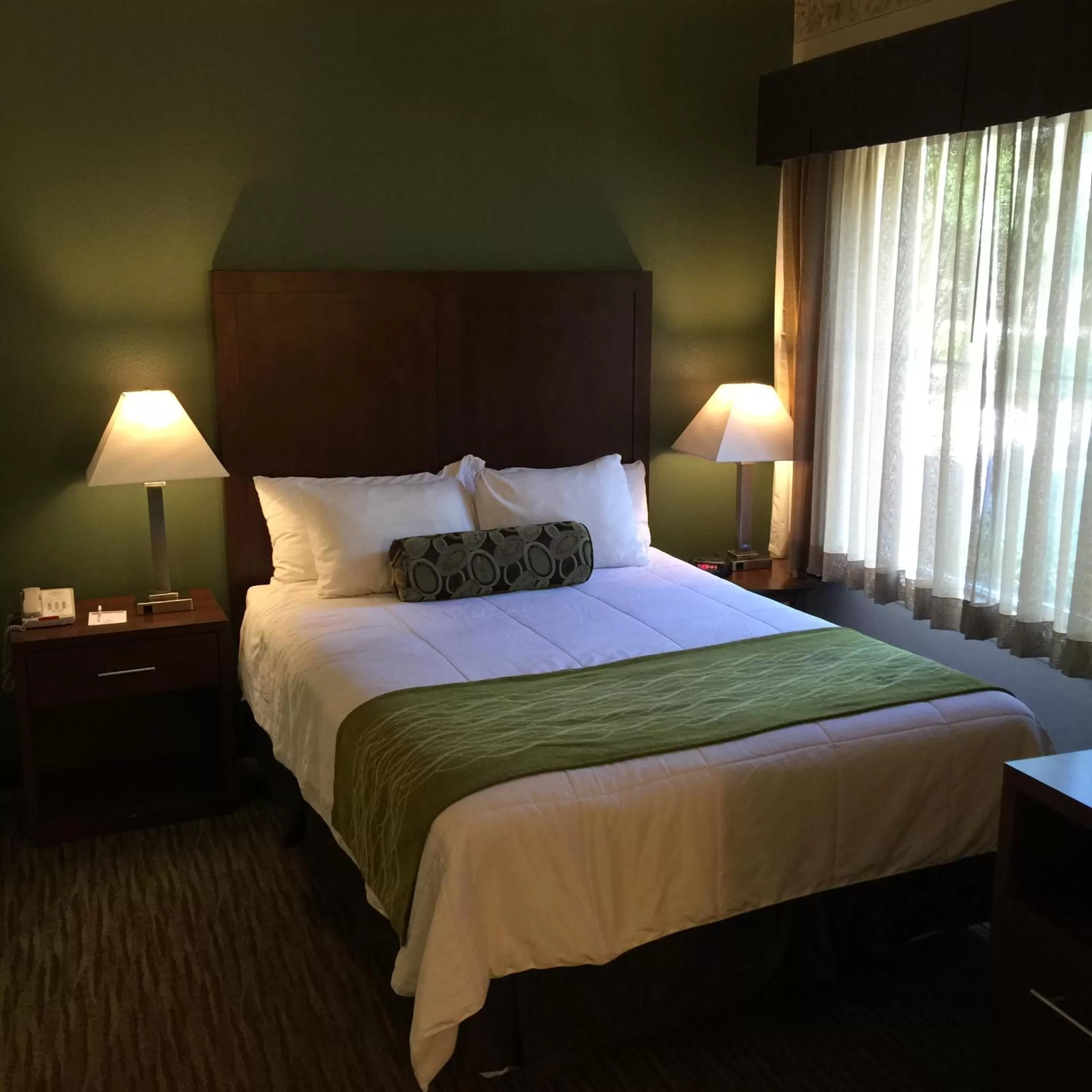 Bed in Hawthorn Suites by Wyndham Rancho Cordova/Folsom