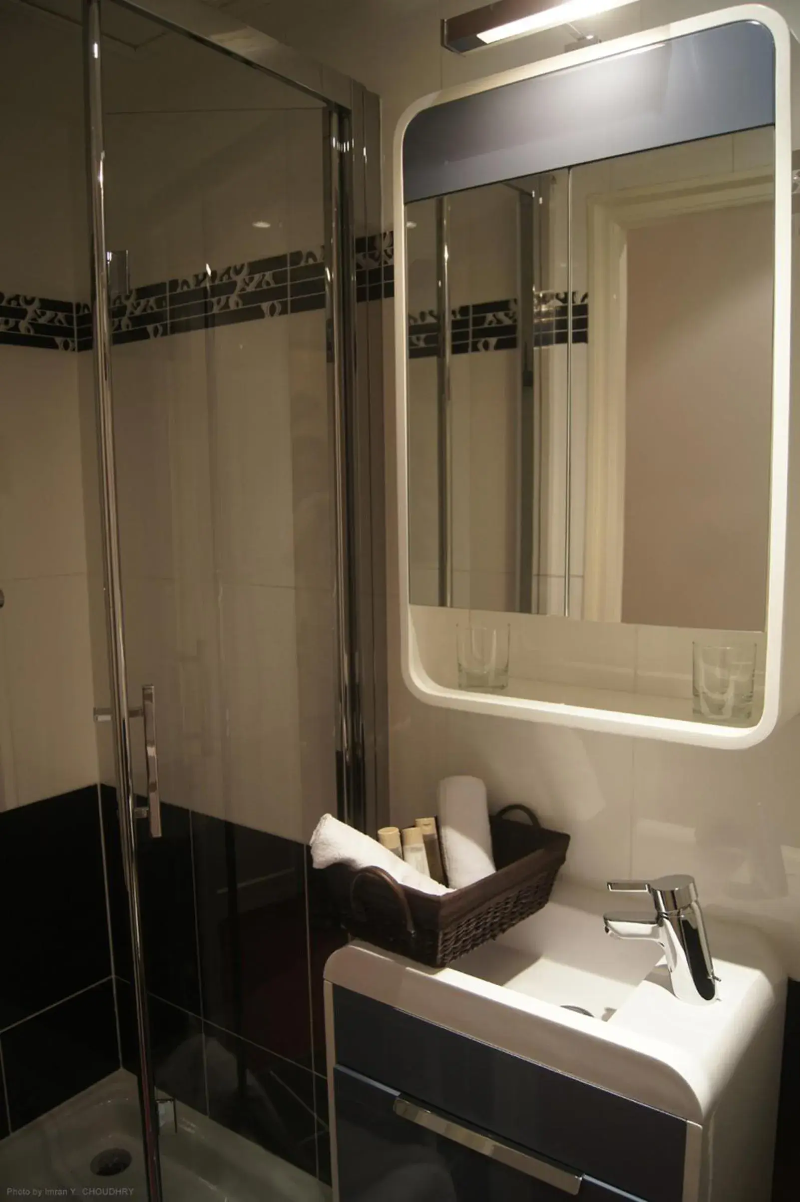 Bathroom in Hotel Regina Montmartre