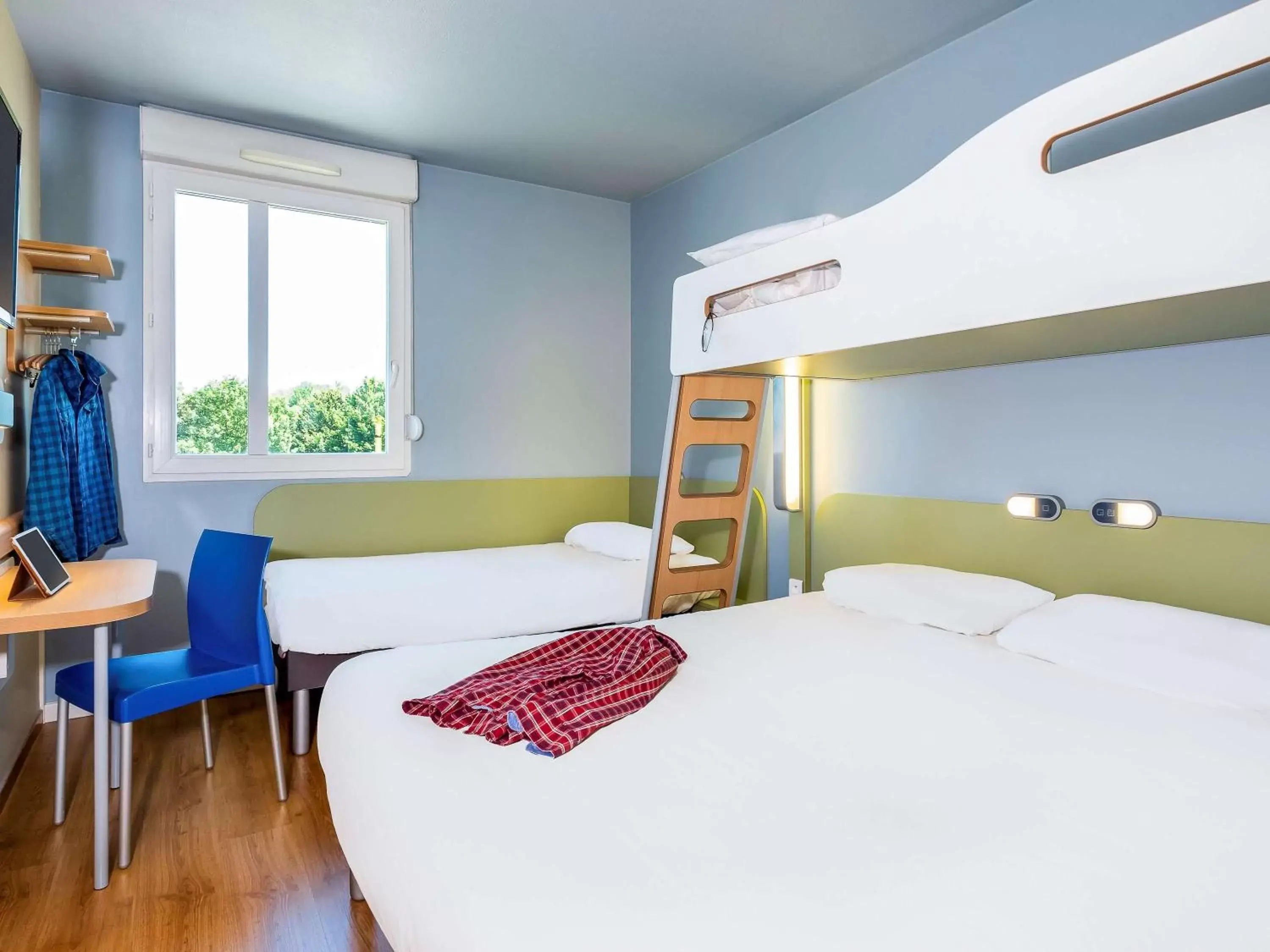 Photo of the whole room, Bunk Bed in Ibis Budget Limoges Nord