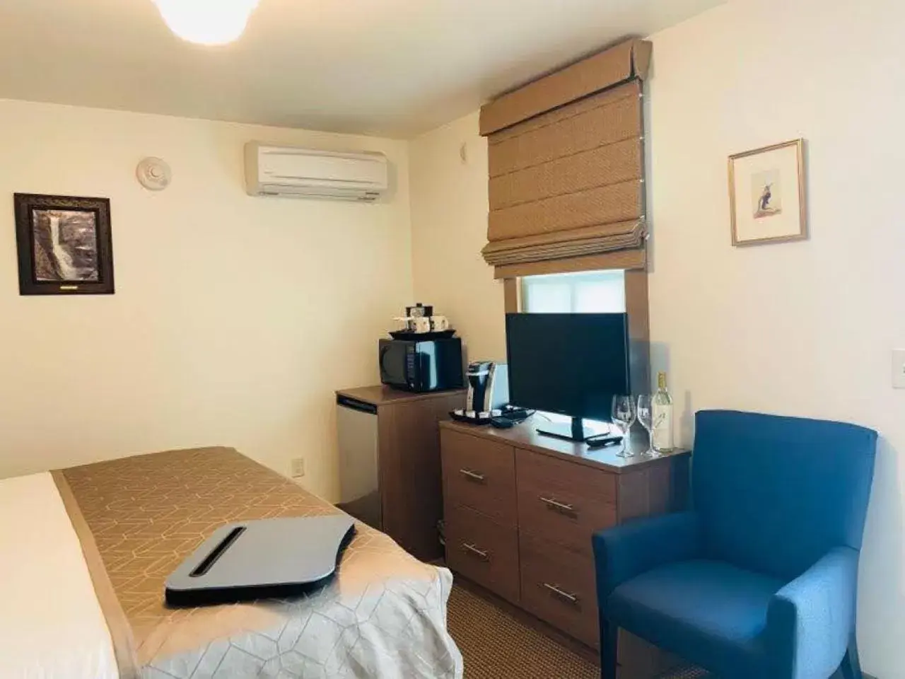 Bed in Historic Hotel Arvon Bed in Historic Hotel Arvon