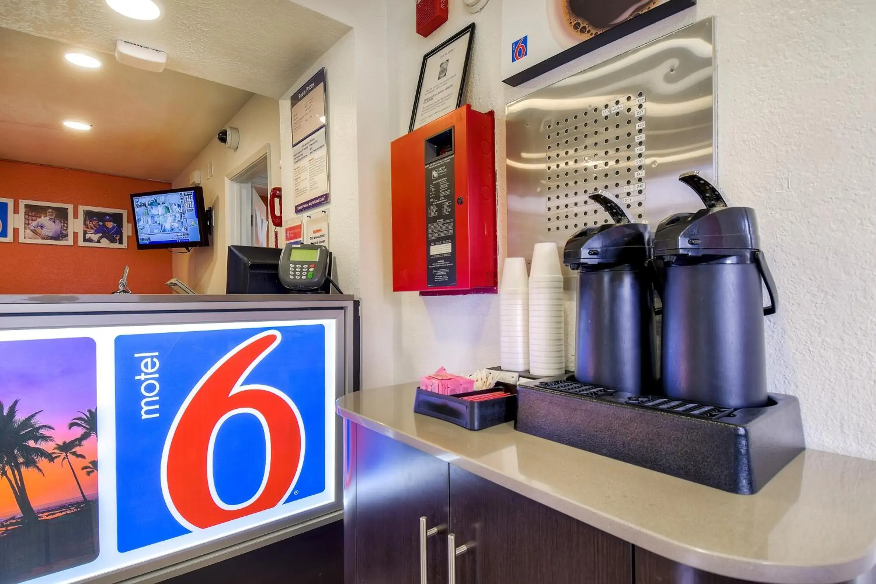 Lobby or reception in Motel 6-Chino, CA - Los Angeles Area