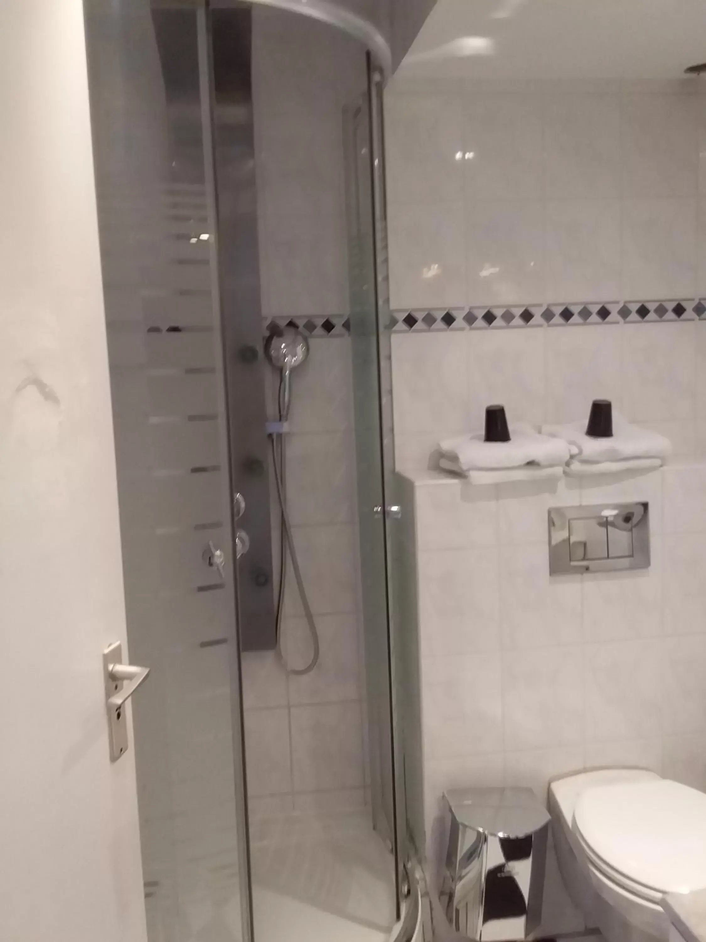 Bathroom in Hotel Baan