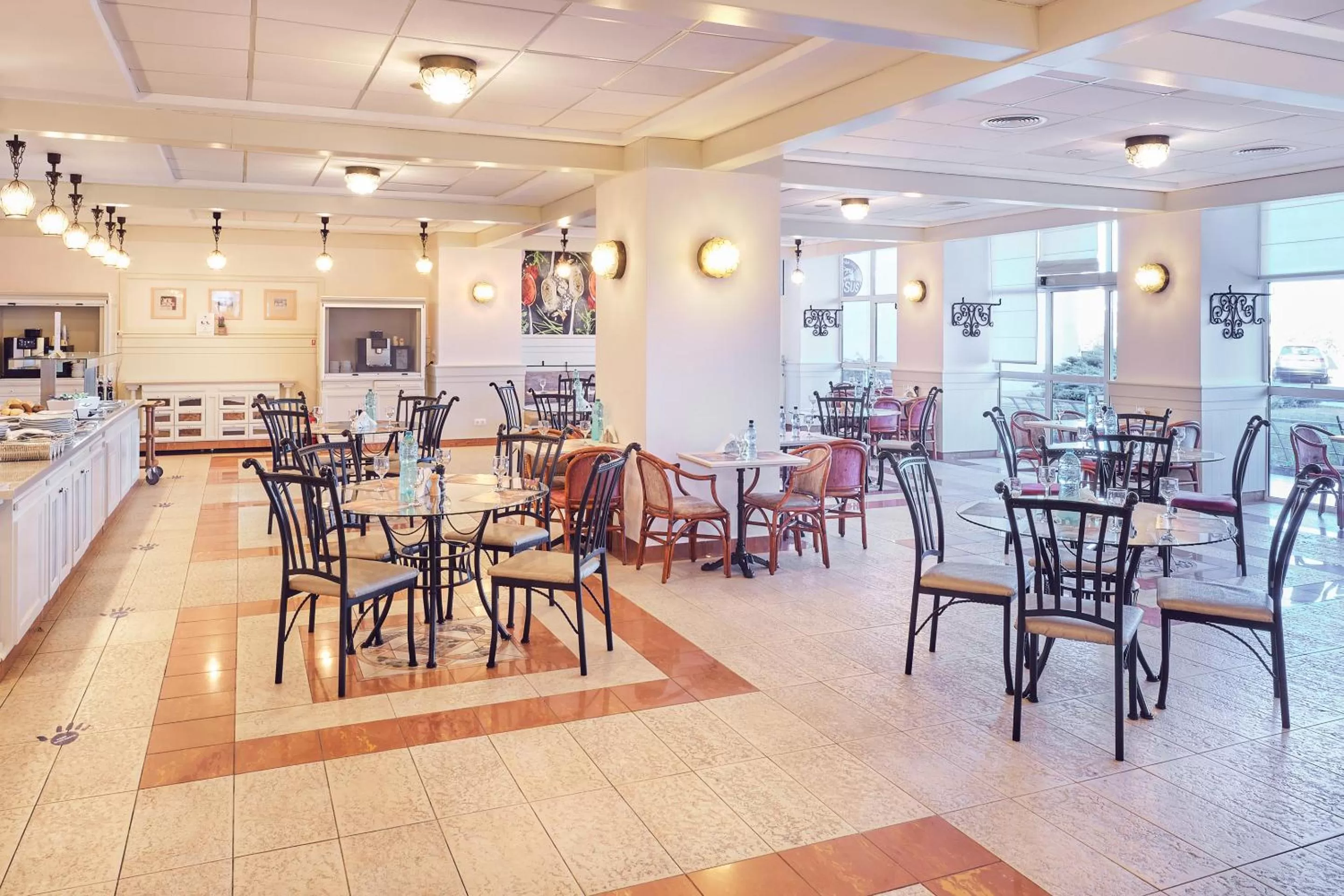 Restaurant/places to eat in Continental Forum Constanta