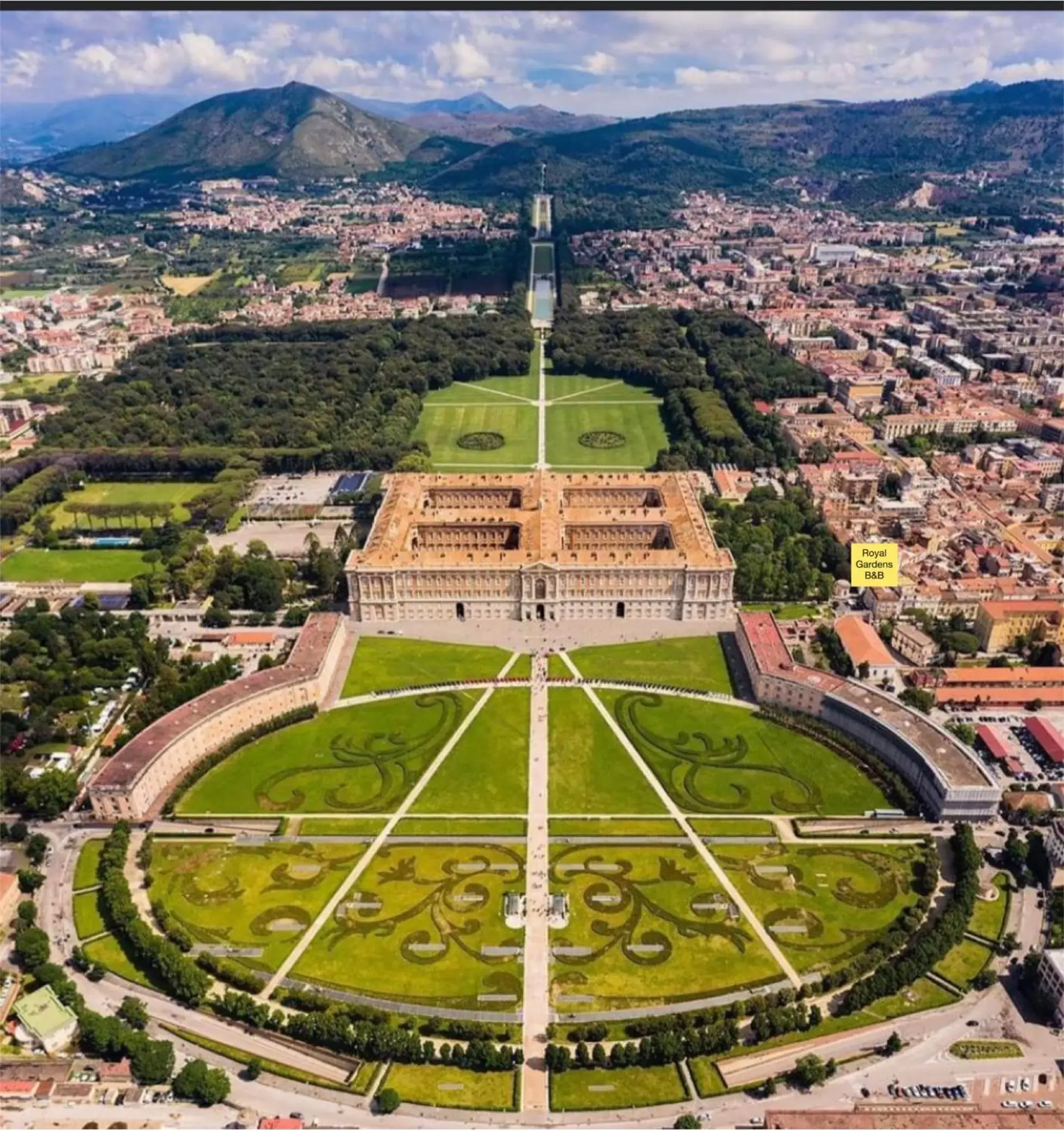 Bird's-eye View in ROYAL GARDENS