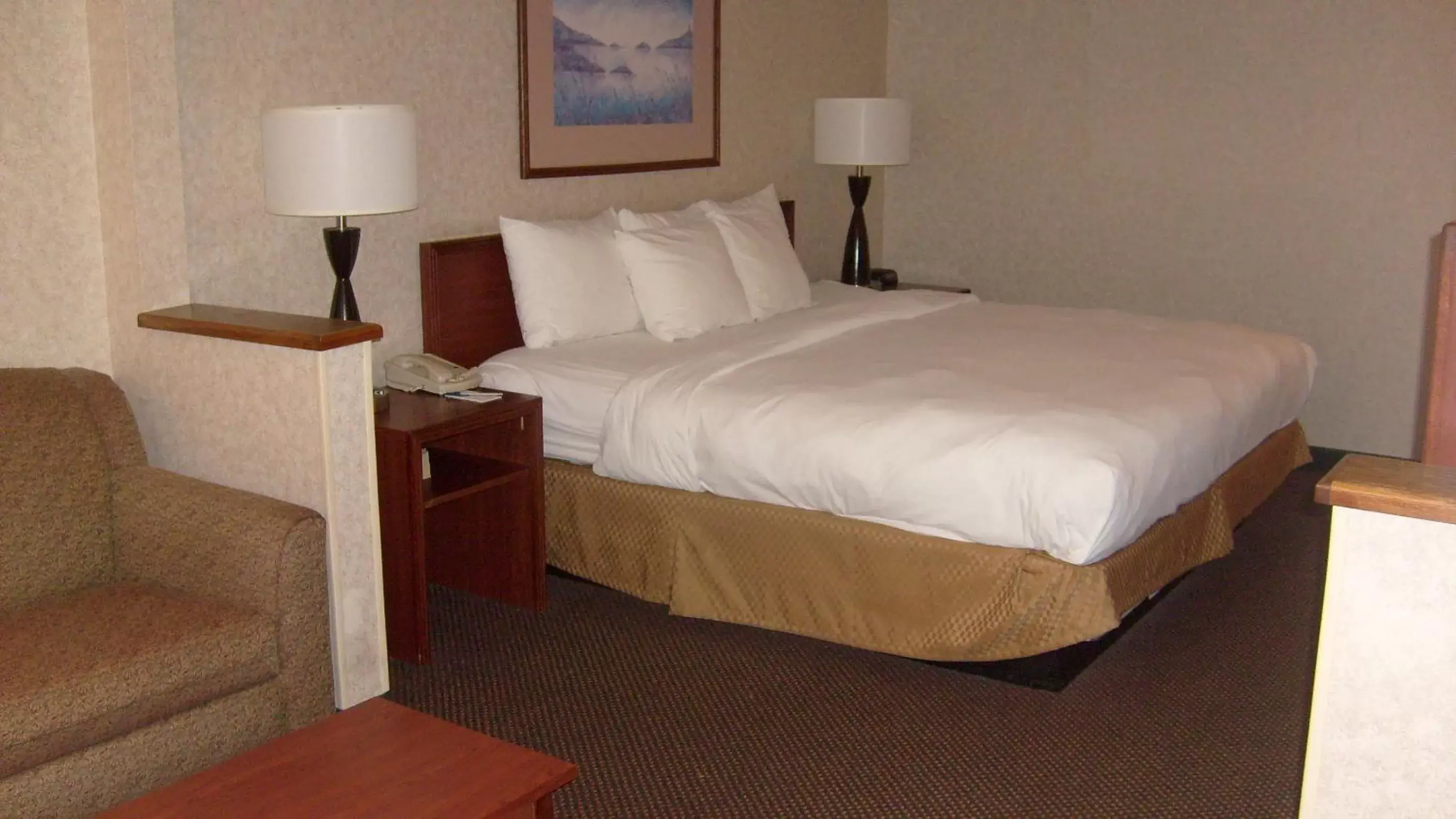 Bed in Baymont by Wyndham Golden/Red Rocks Bed in Baymont by Wyndham Golden/Red Rocks