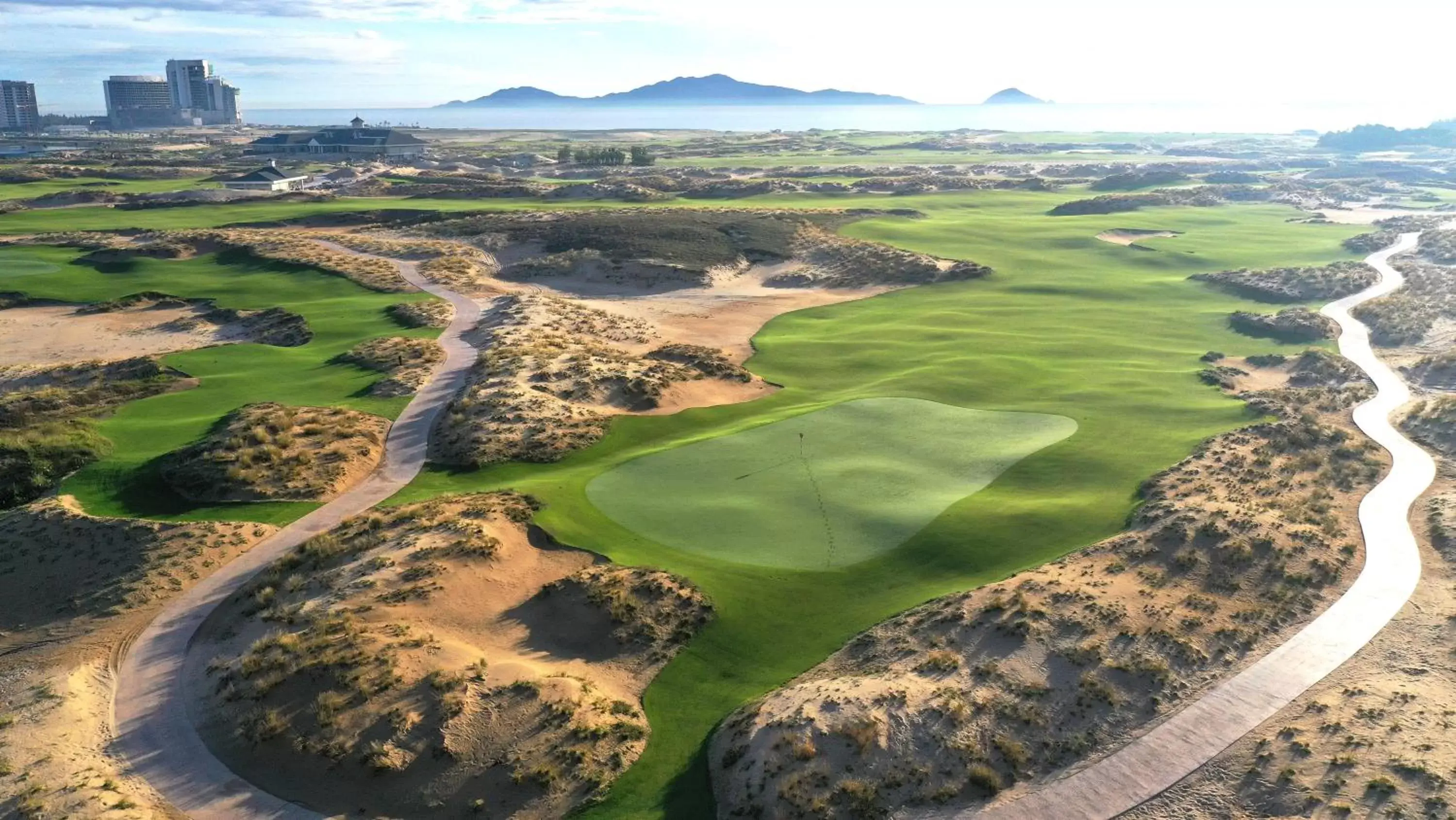 Golfcourse, Bird's-eye View in New World Hoiana Hotel