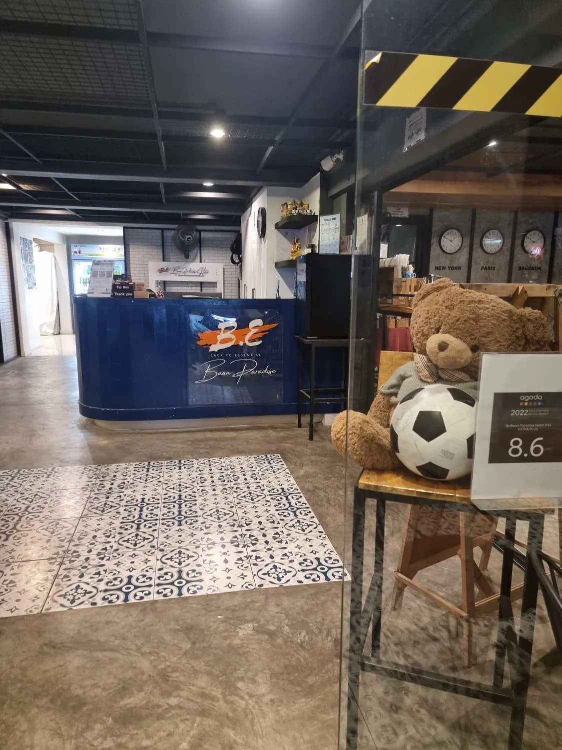 concierge in BH Baan Paradise Hotel Patong