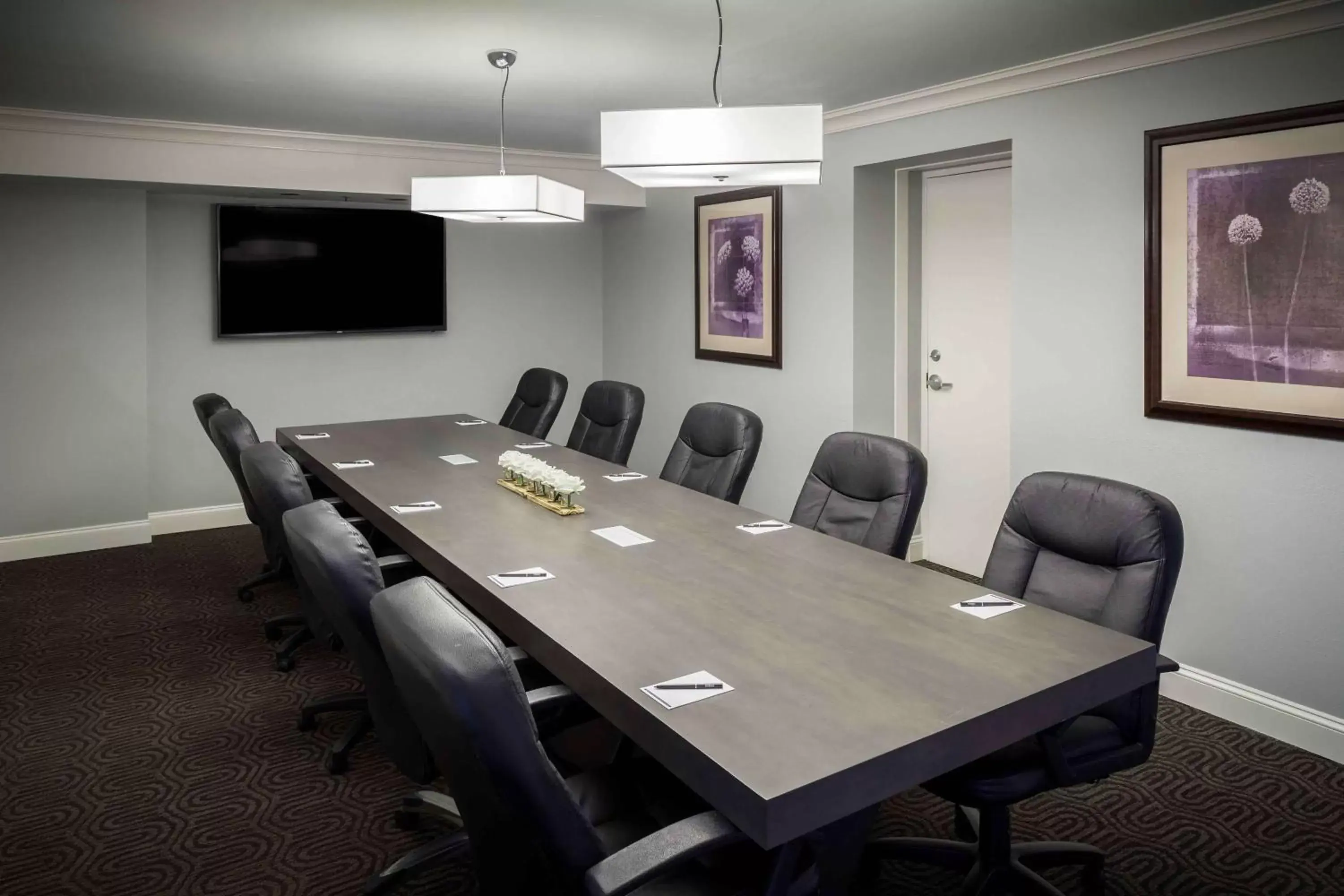 Meeting/conference room in Hilton Suites Brentwood