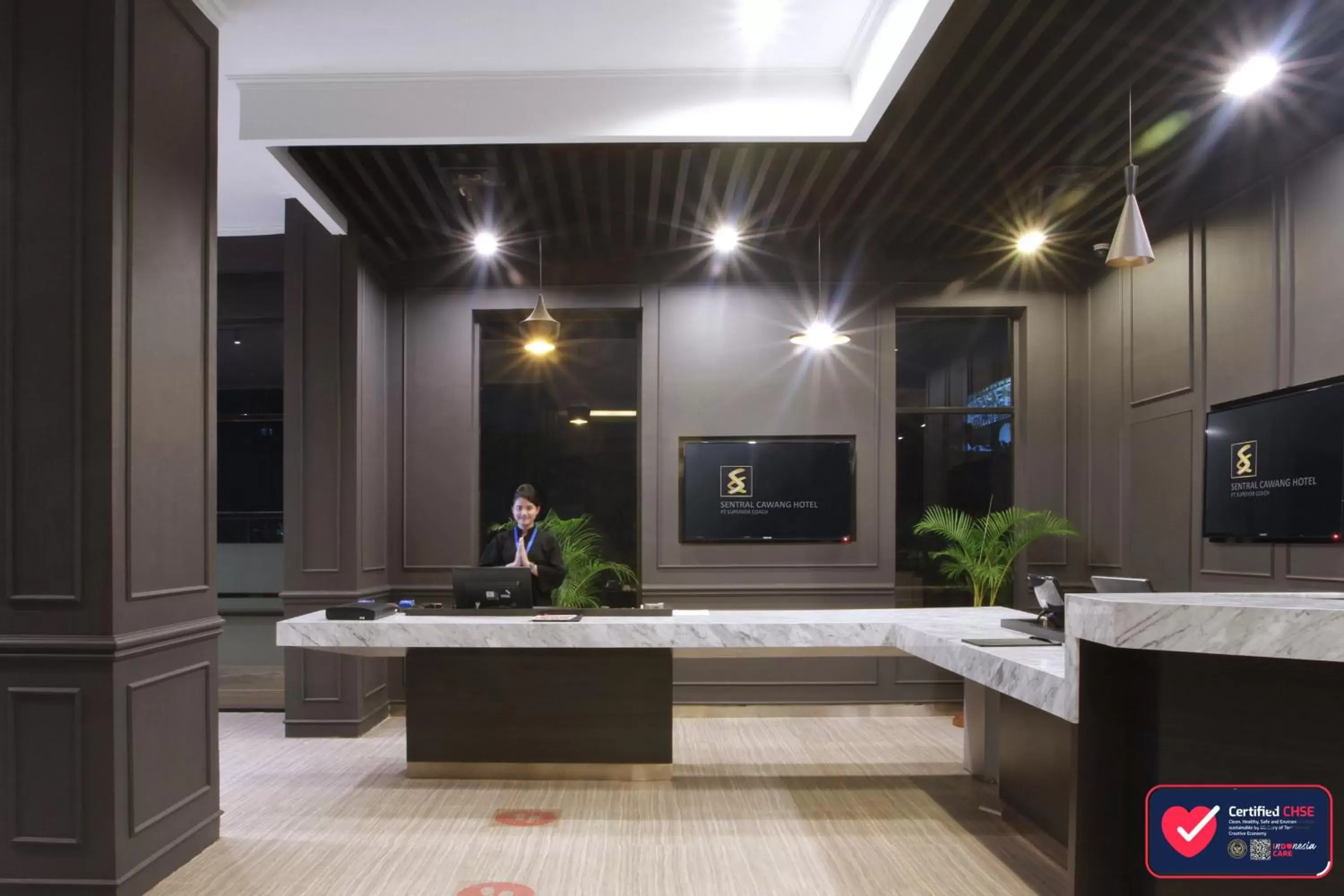 Lobby or reception, Staff in Sentral Cawang Hotel