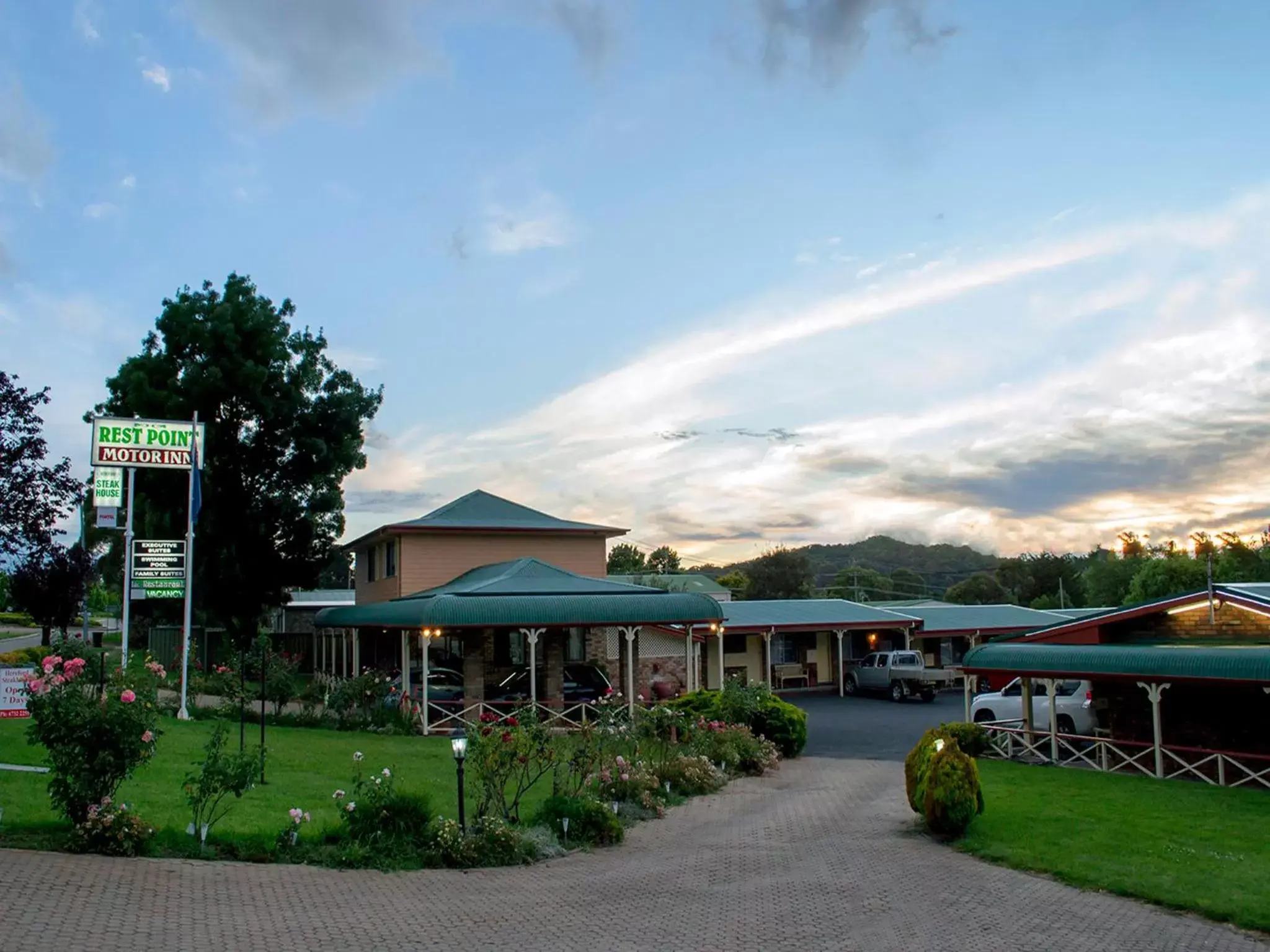 Facade/entrance, Property Building in Rest Point Motor Inn