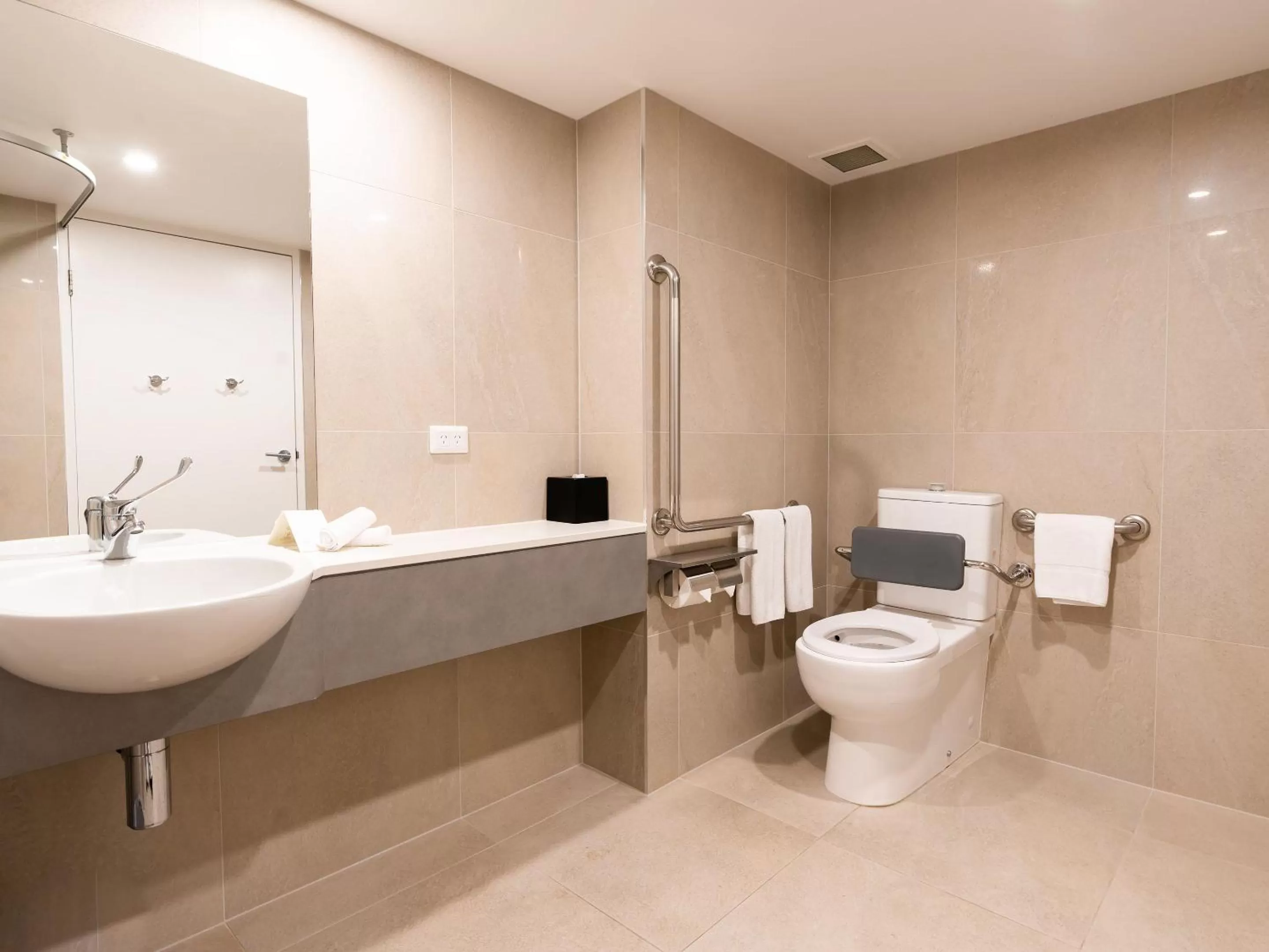 Facility for disabled guests in Novotel Cairns Oasis Resort