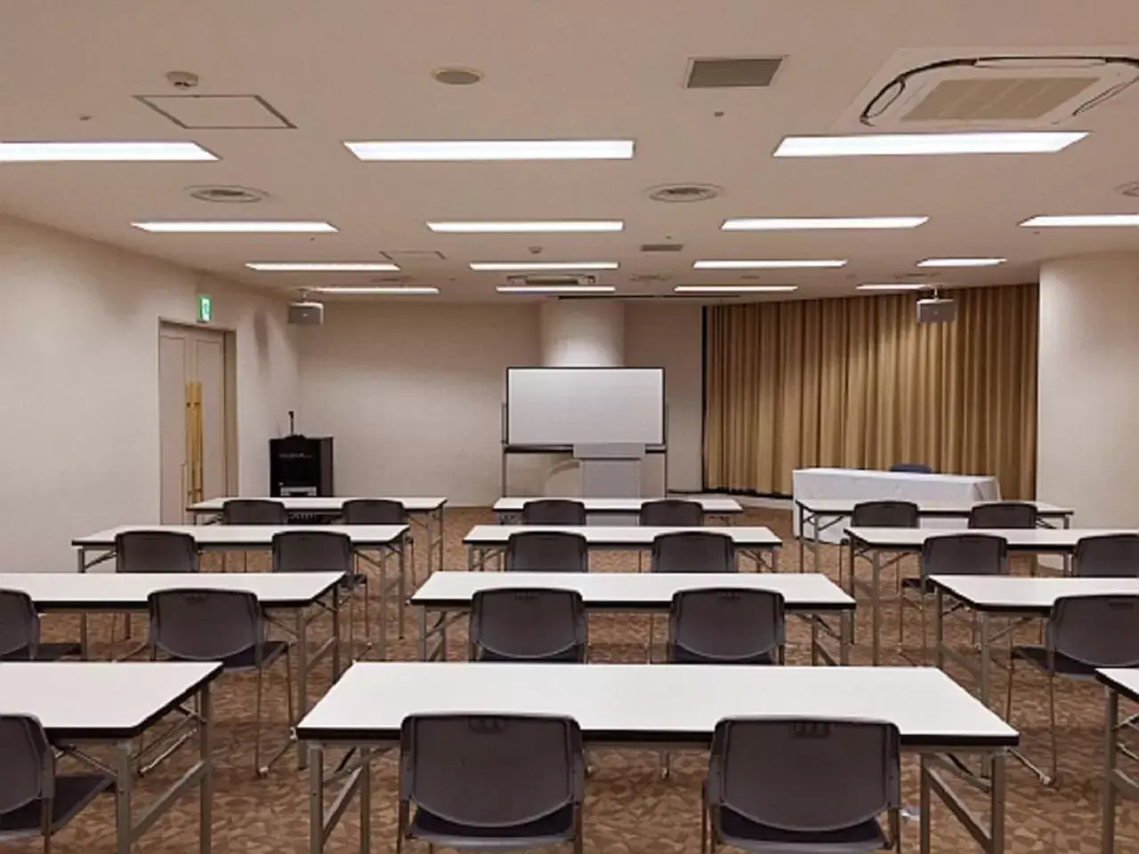 Meeting/conference room in HOTEL LiVEMAX BUDGET Kagoshima