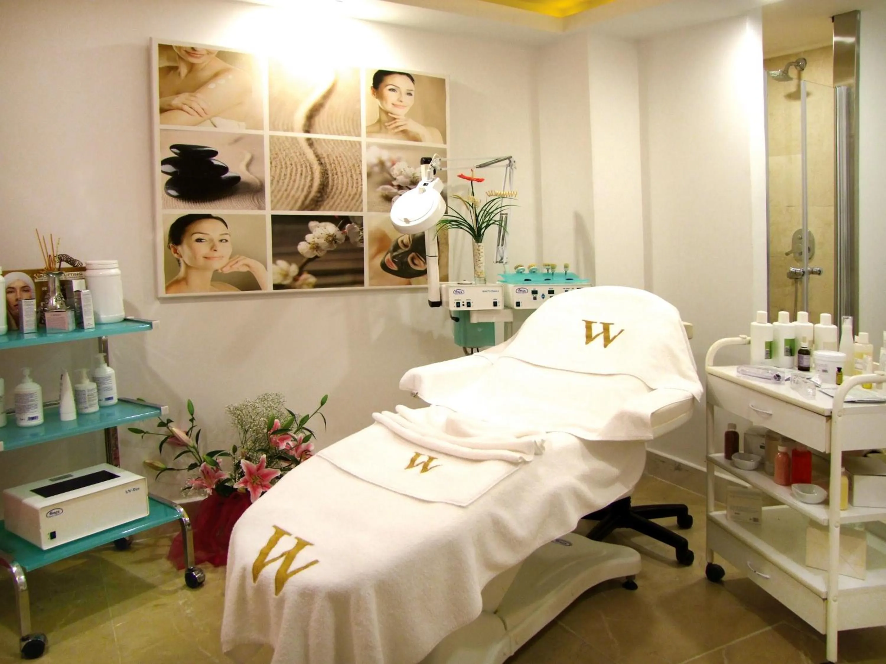 Bathroom in Wise Hotel & Spa - Adults Only