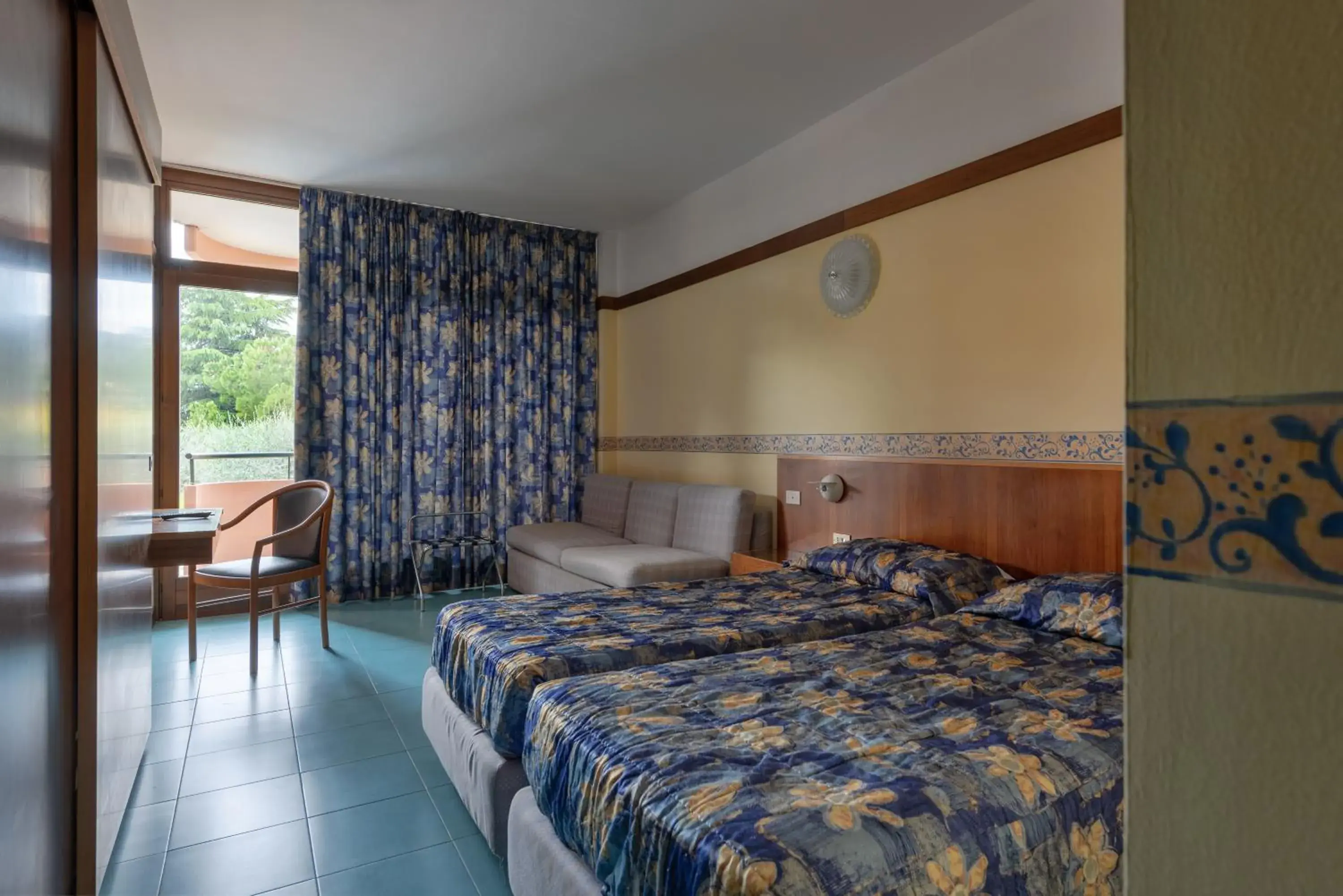 Triple Room in Hotel Royal Triple Room in Hotel Royal