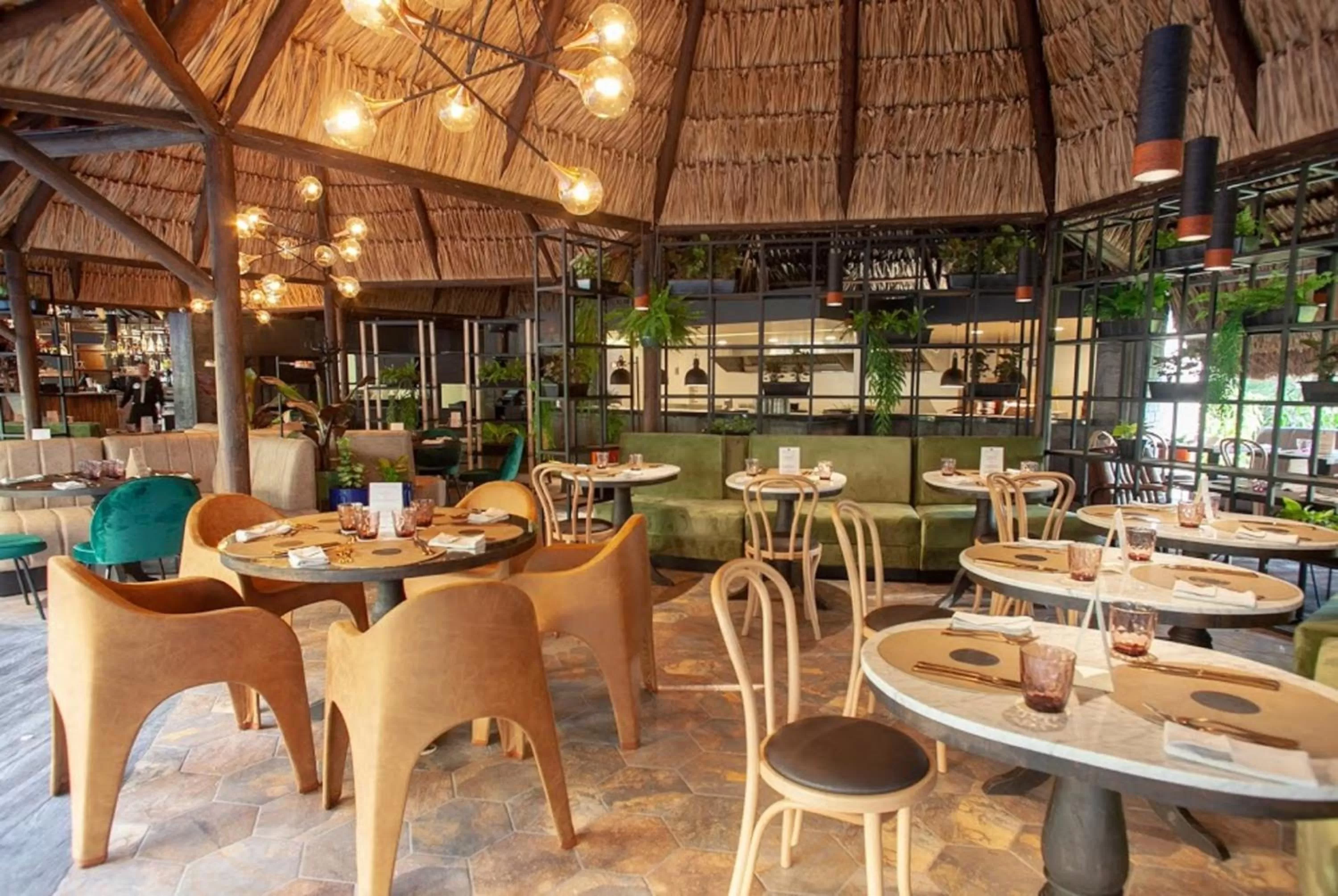 Restaurant/places to eat in InterContinental Medellin - Movich by IHG