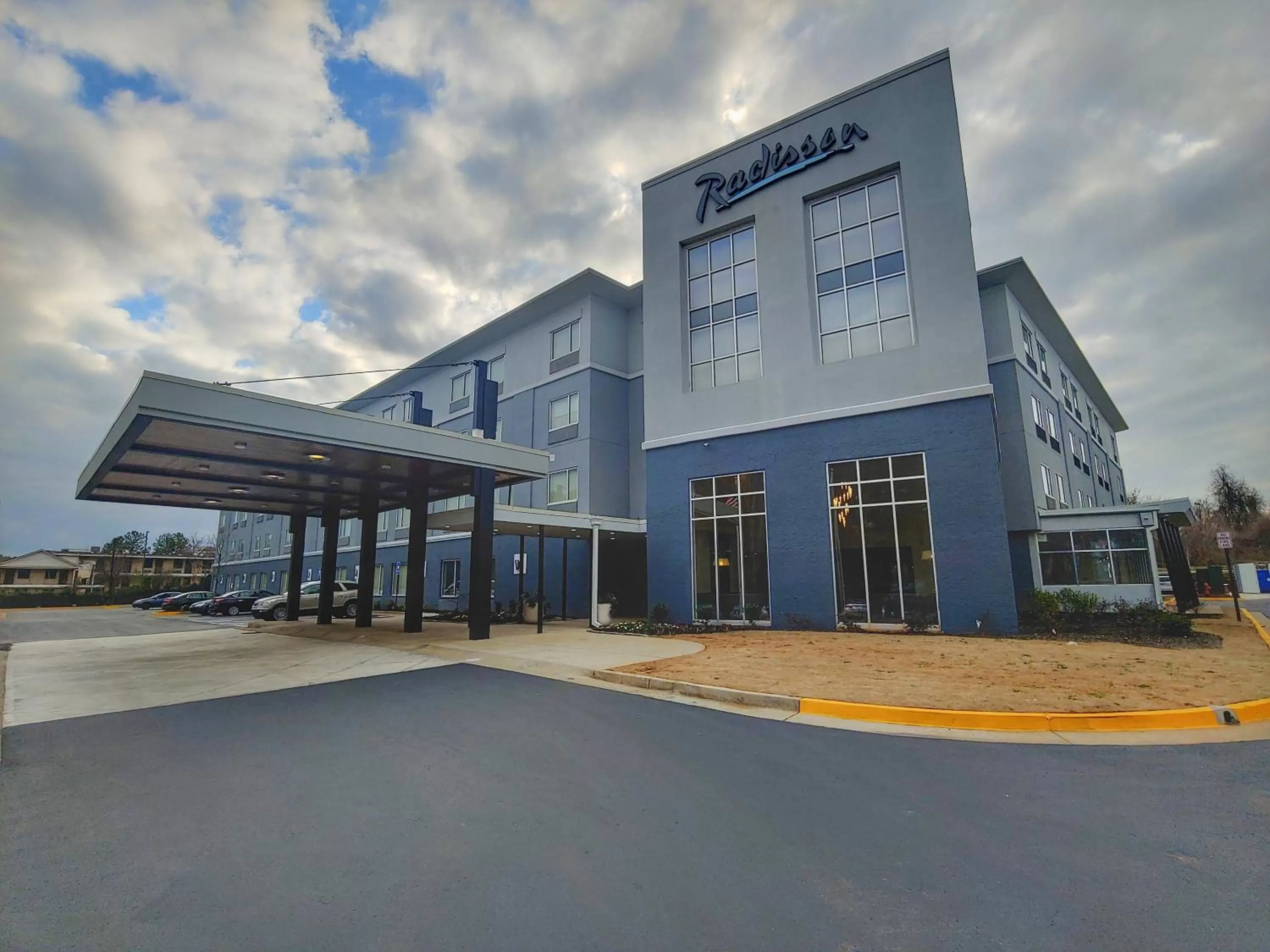 Property building in Radisson Hotel Atlanta Airport