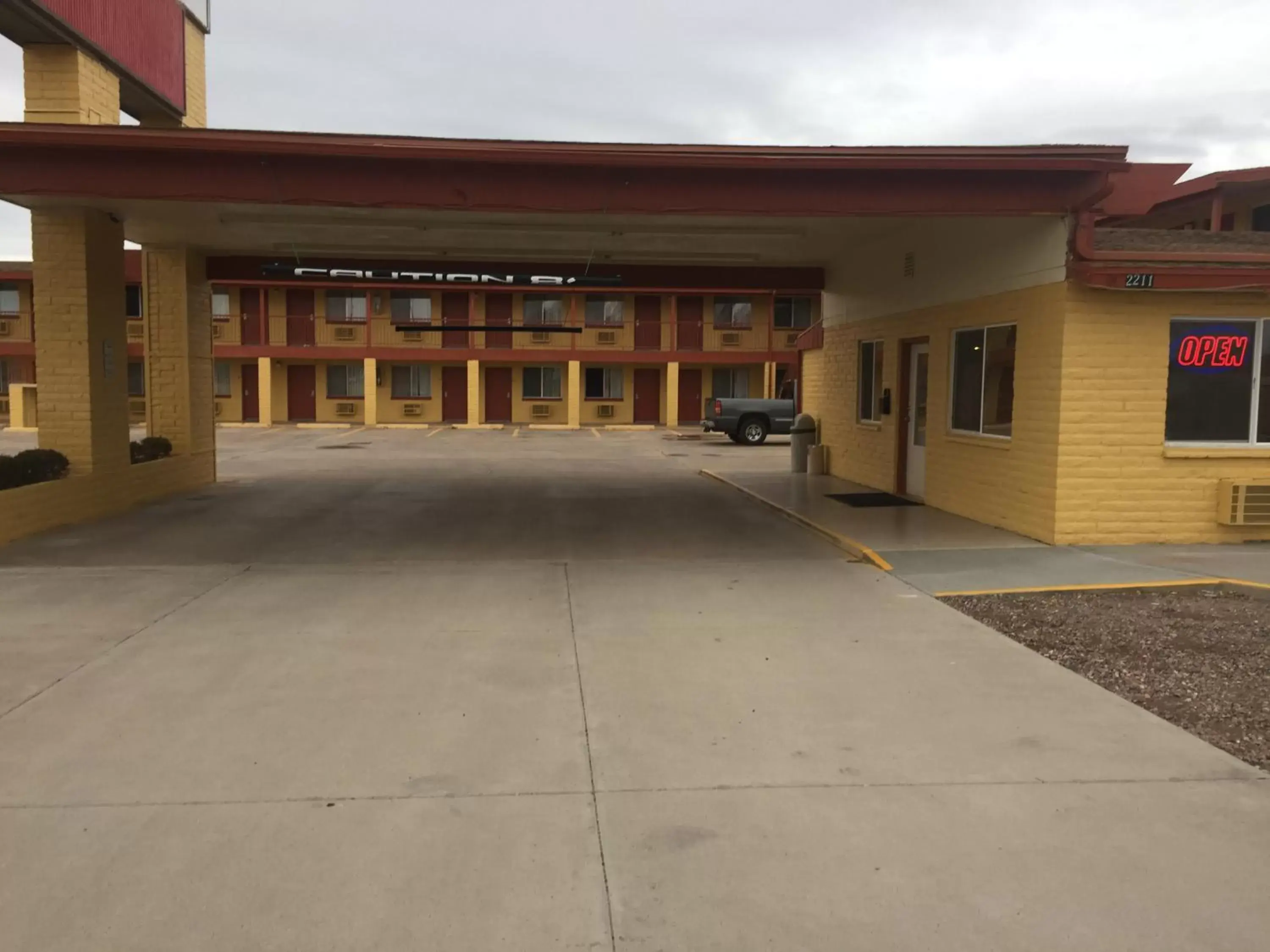 Parking, Property Building in Econo Lodge I-40 Exit 286-Holbrook Holbrook