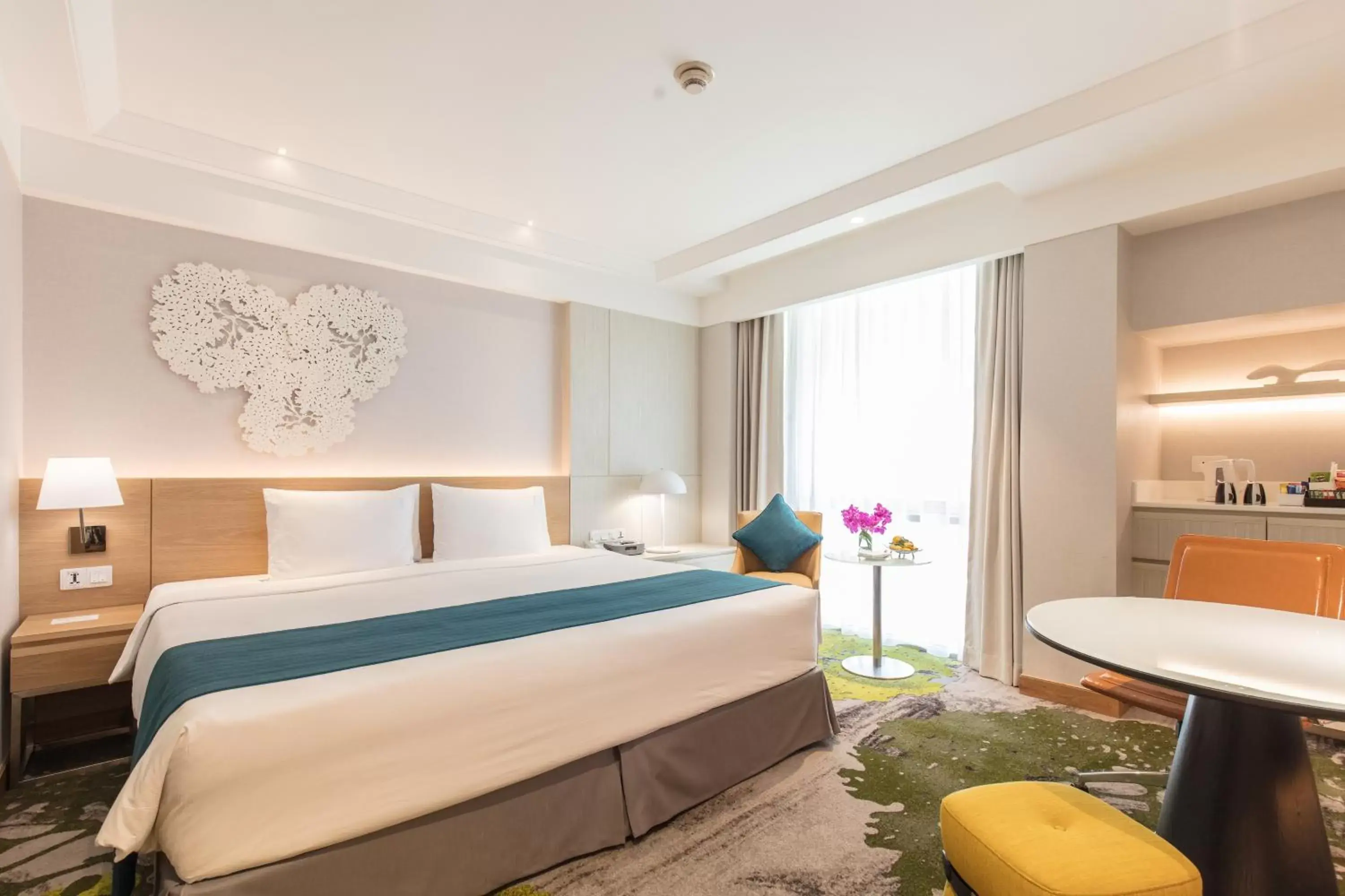 Bedroom in Holiday Inn Bangkok, an IHG Hotel