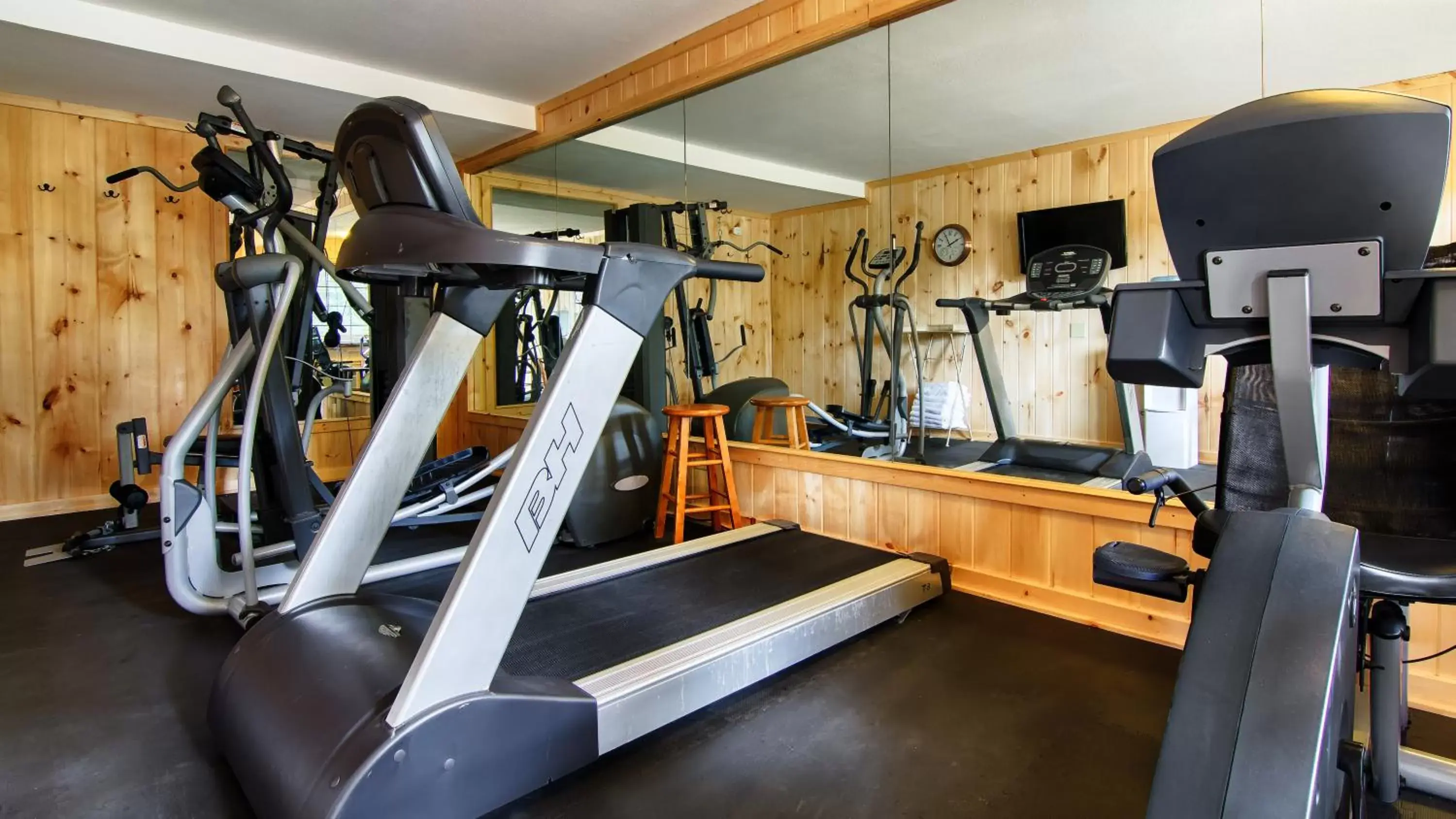 Fitness centre/facilities, Fitness Center/Facilities in The Smoke House Lodge
