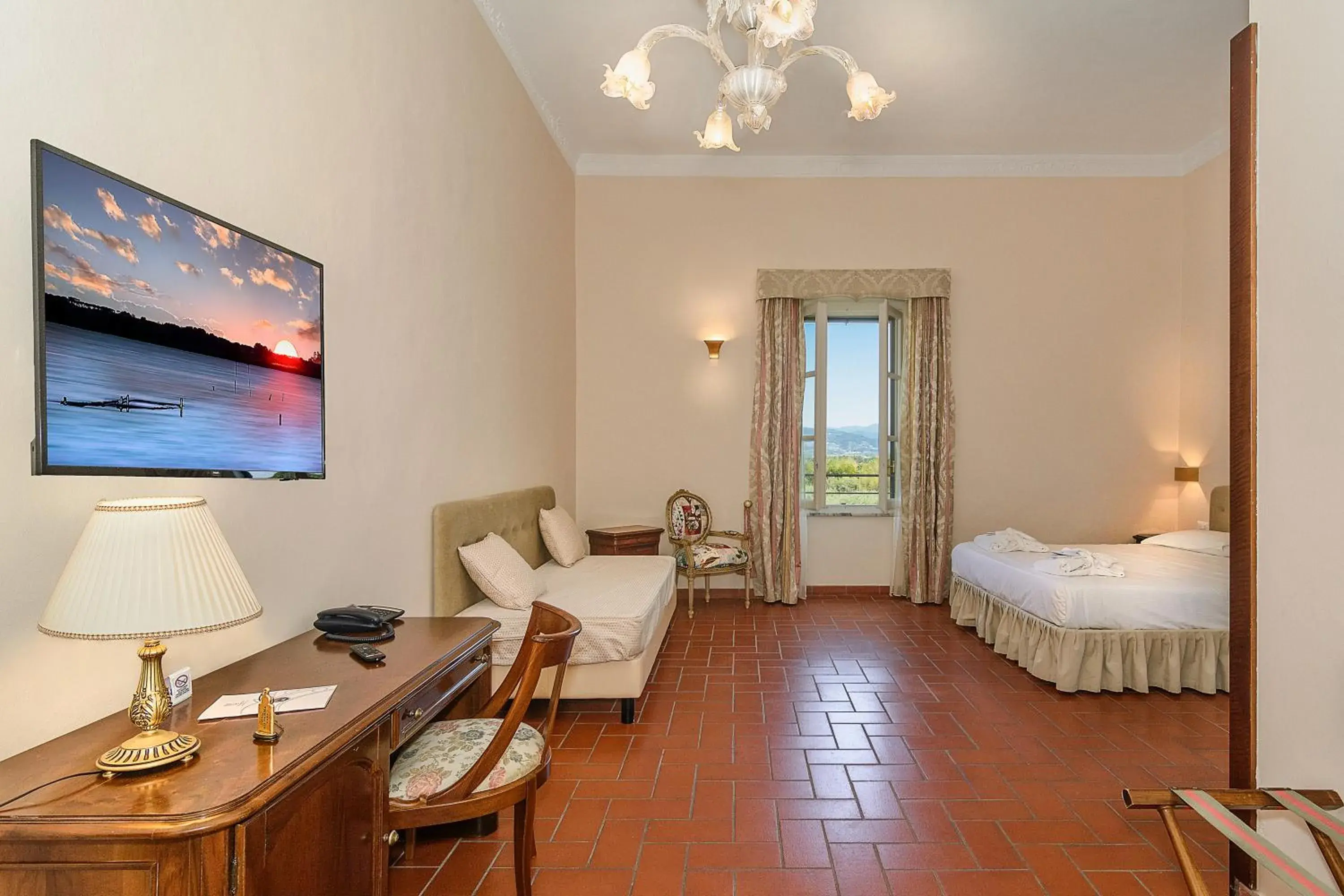 Photo of the whole room, TV/Entertainment Center in Hotel Villa San Michele