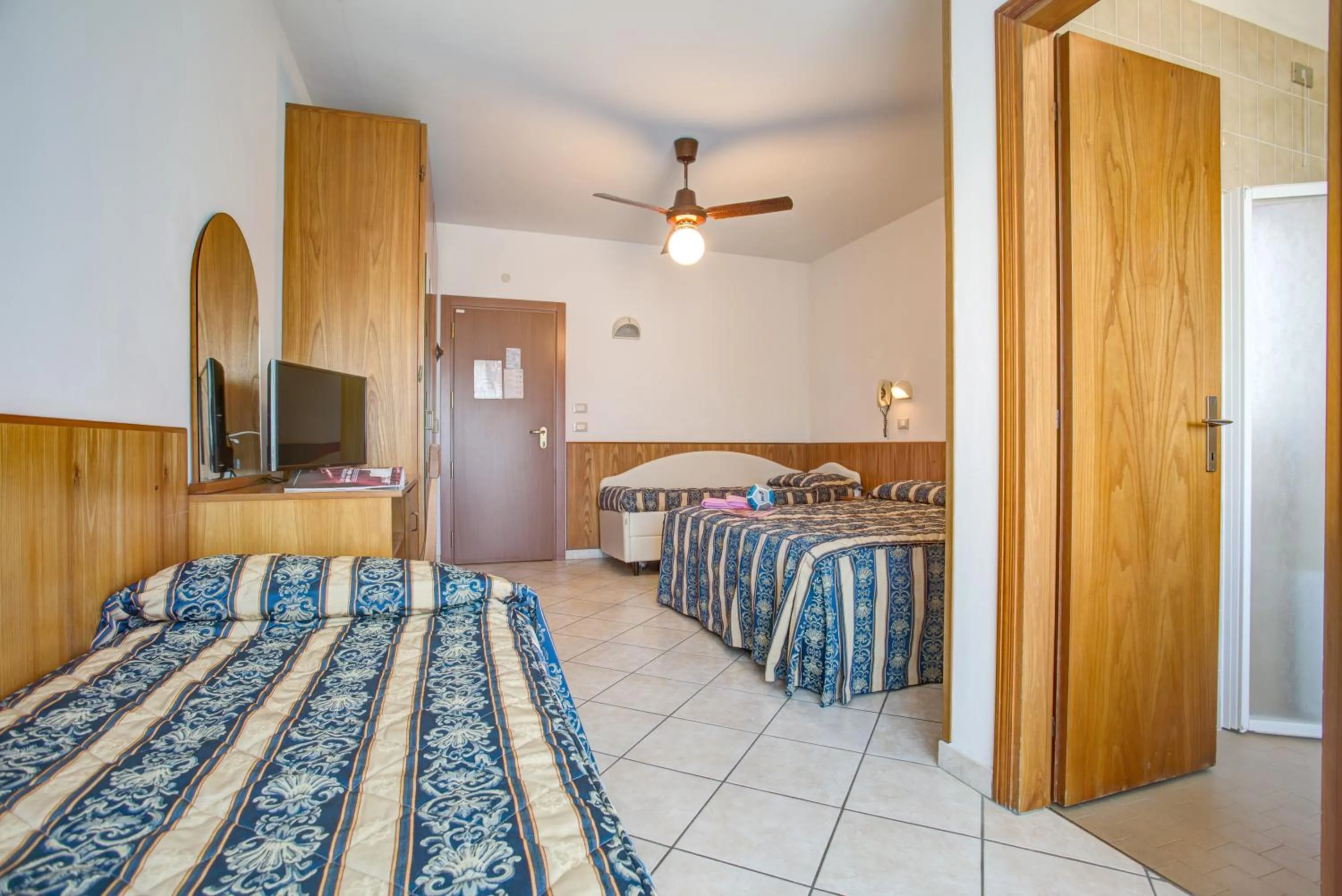 Bed in Hotel Genzianella