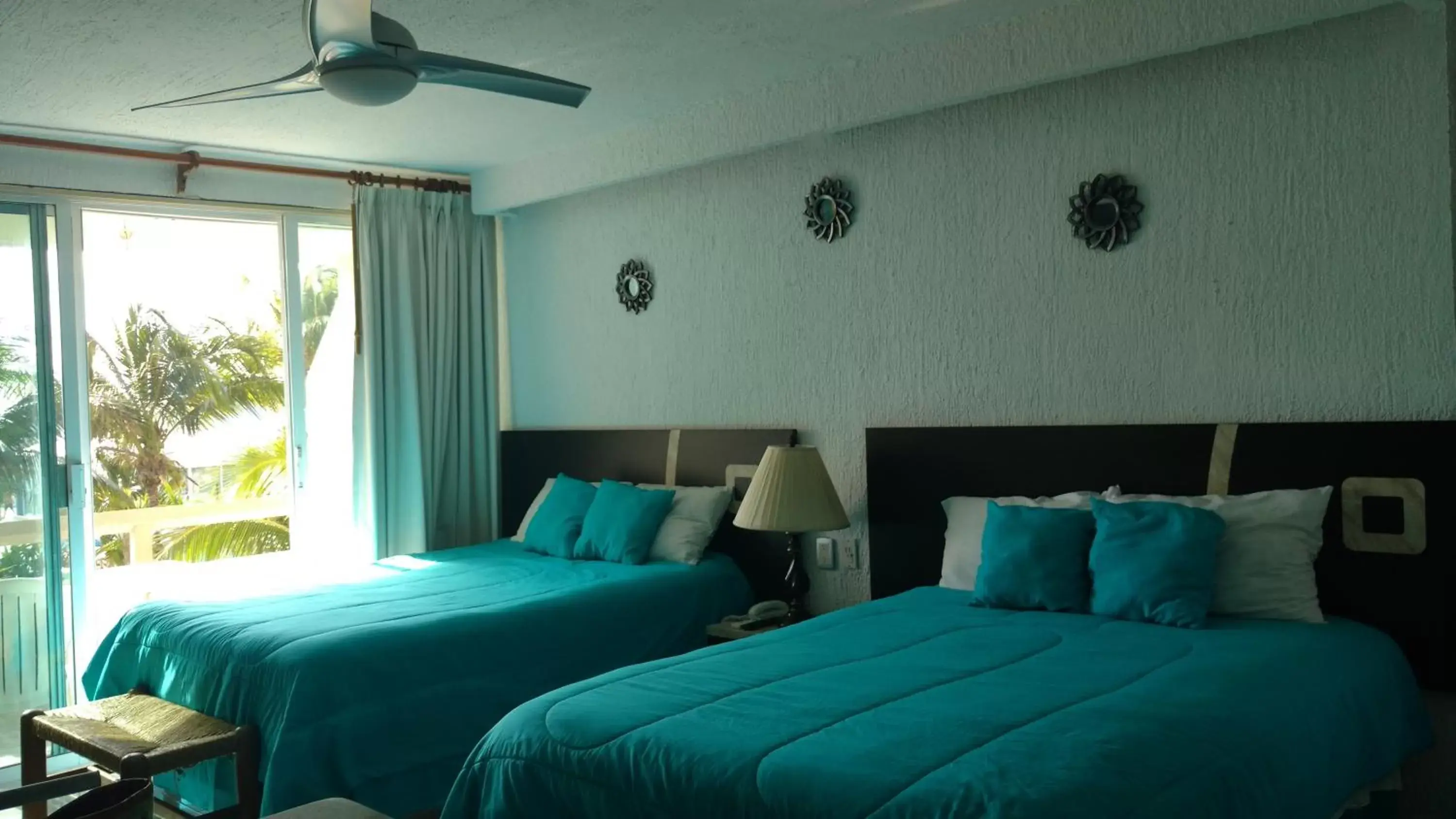 Photo of the whole room, Bed in Apartment Ocean Front Cancun