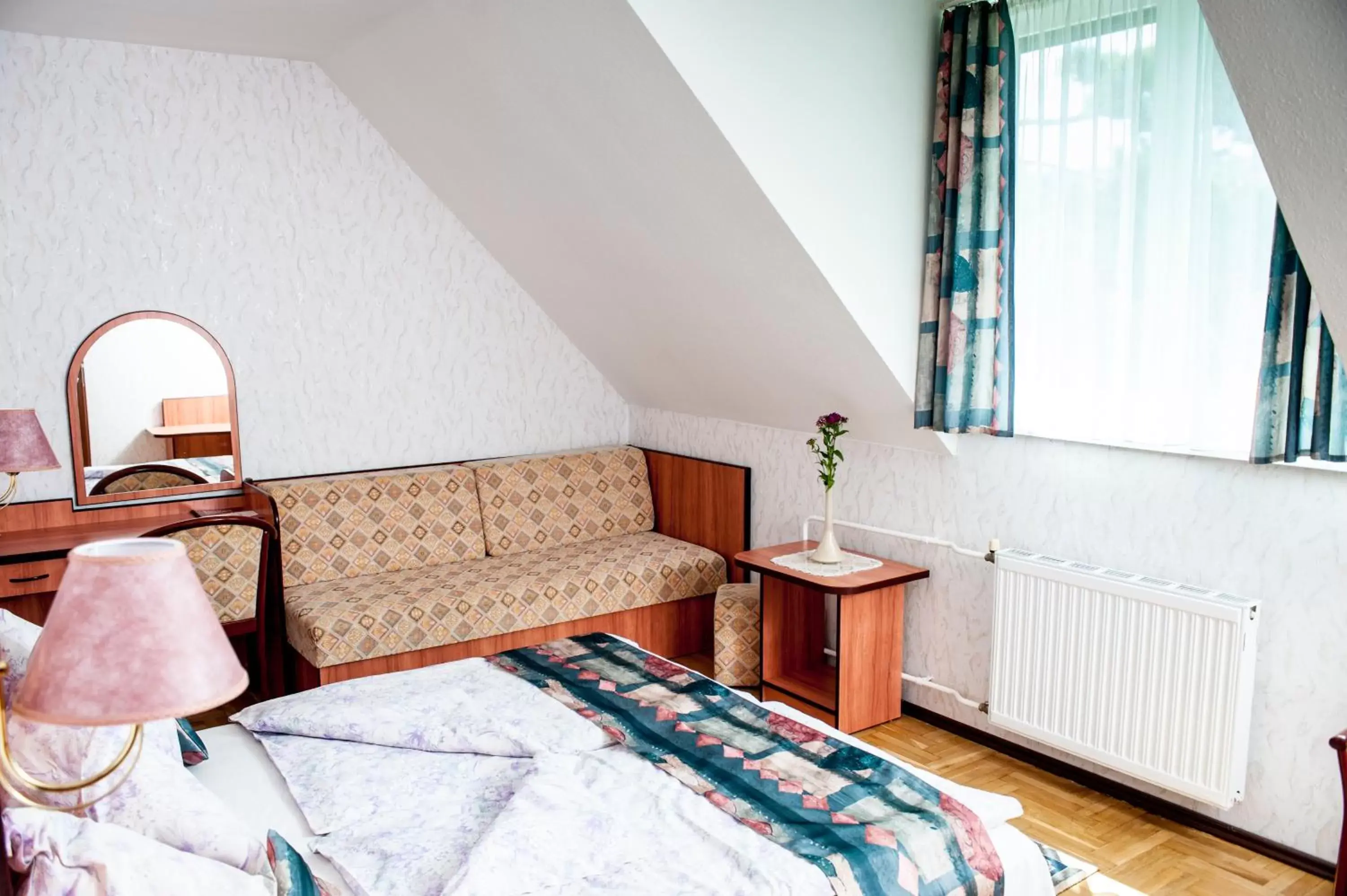 Bedroom, Seating Area in Beatrix Hotel