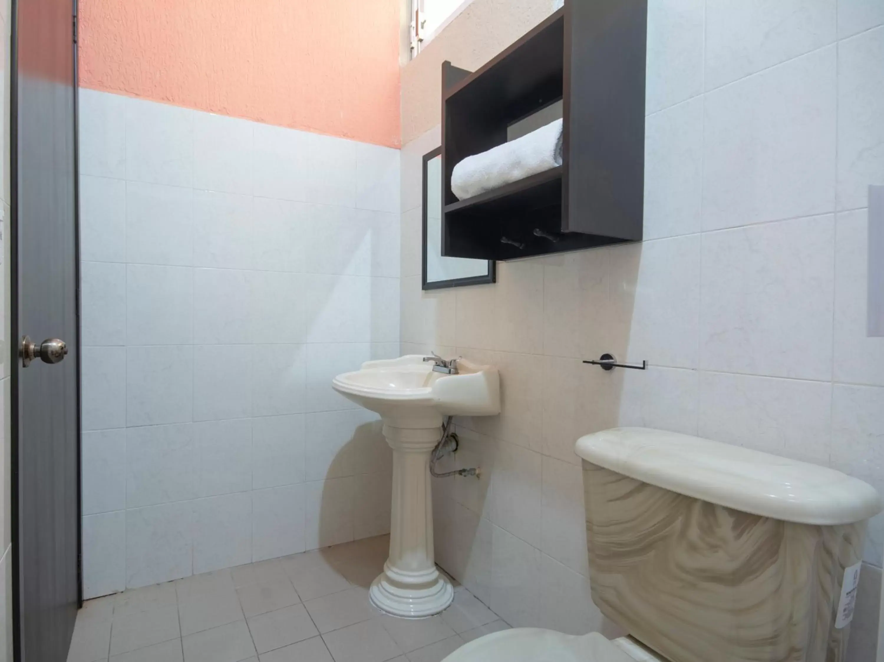 Bathroom in Hotel Spa Shalam