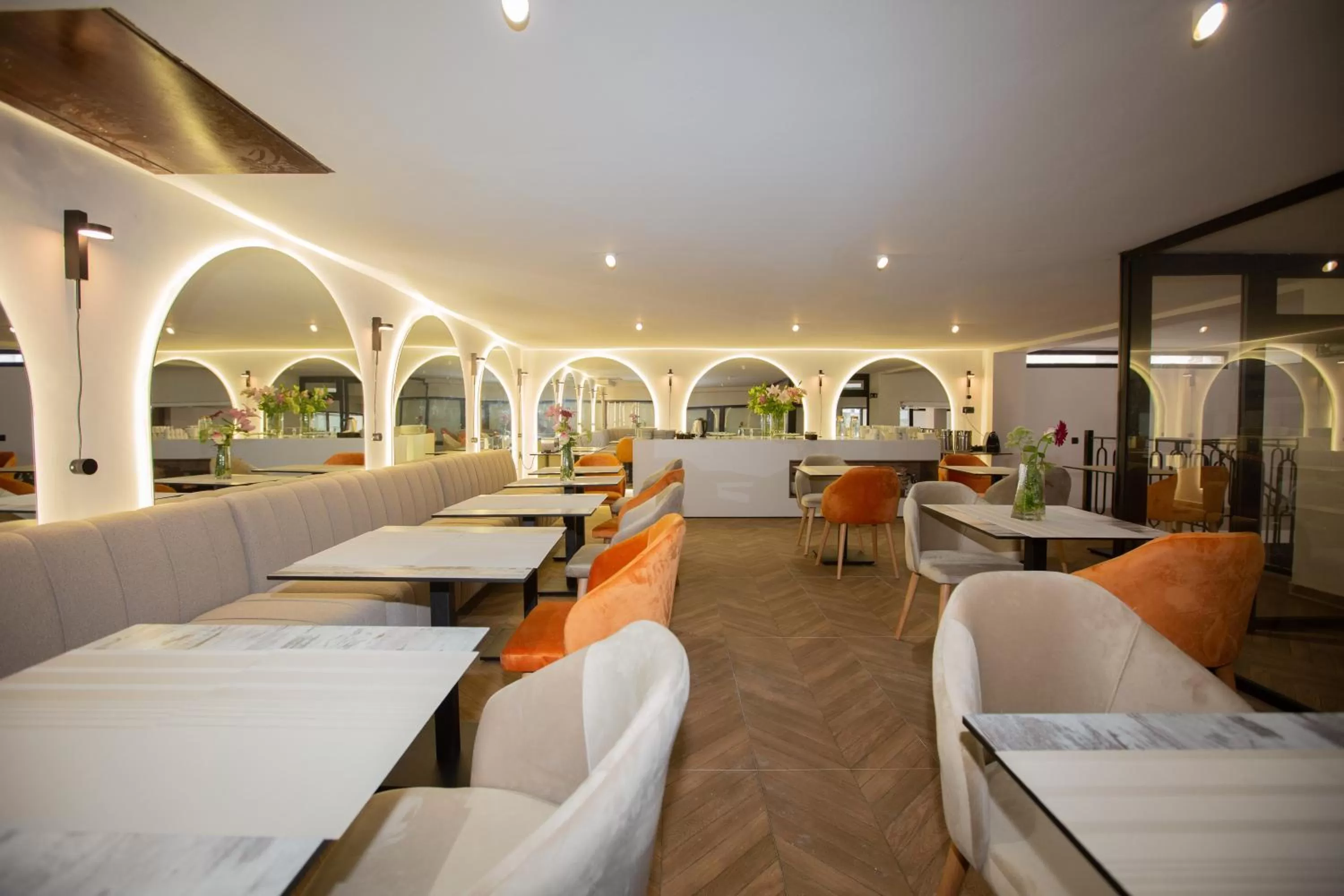 Restaurant/places to eat in Le M Hôtel