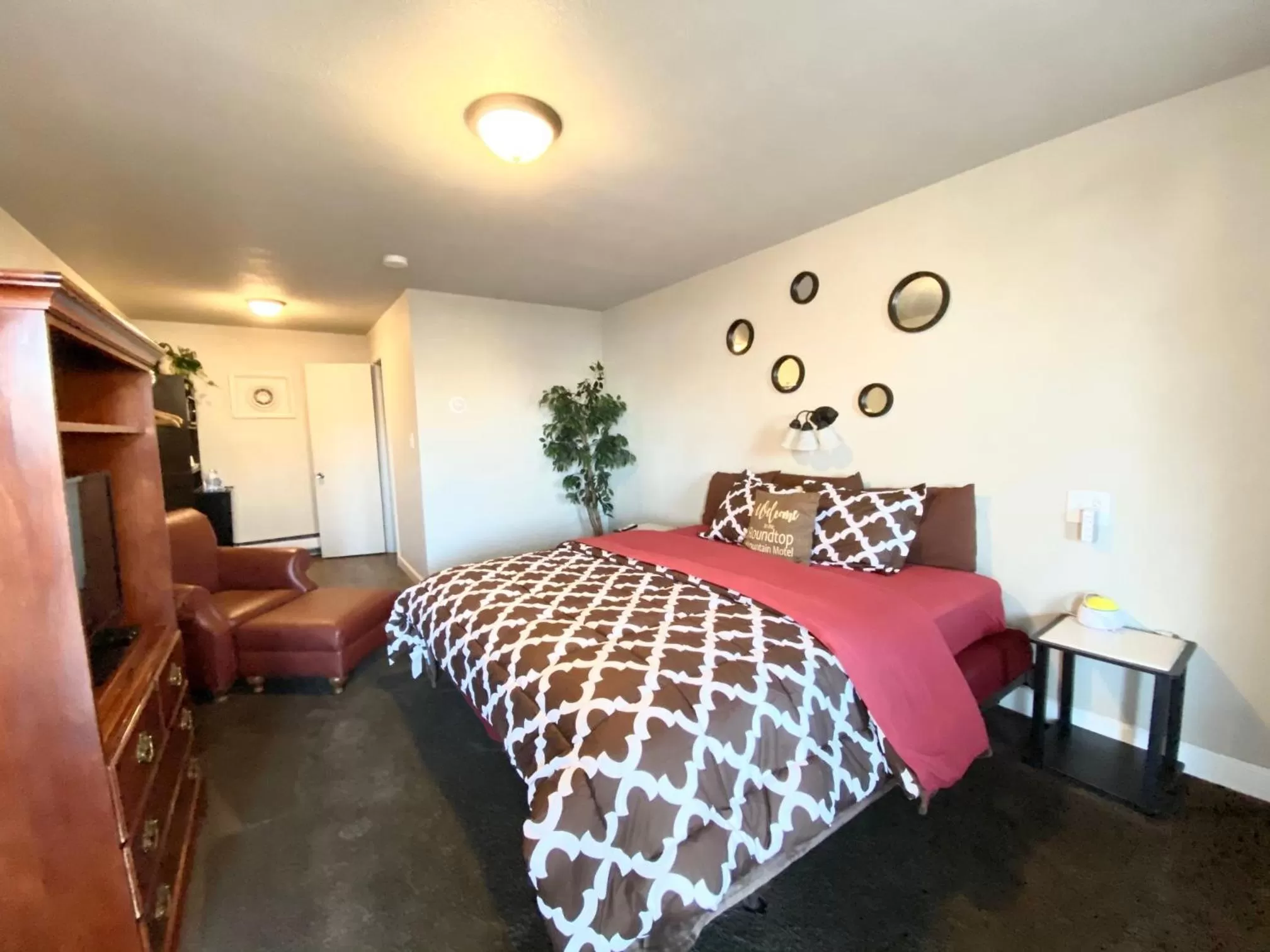 Bed in Roundtop Mountain Vista - Cabins and Motel