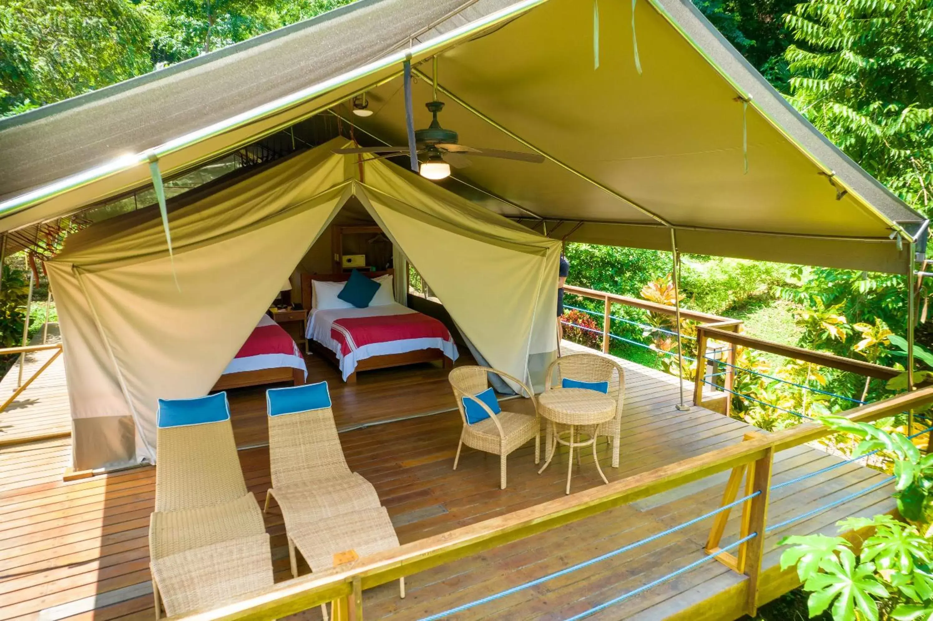 Balcony/Terrace in Isla Chiquita Glamping Hotel