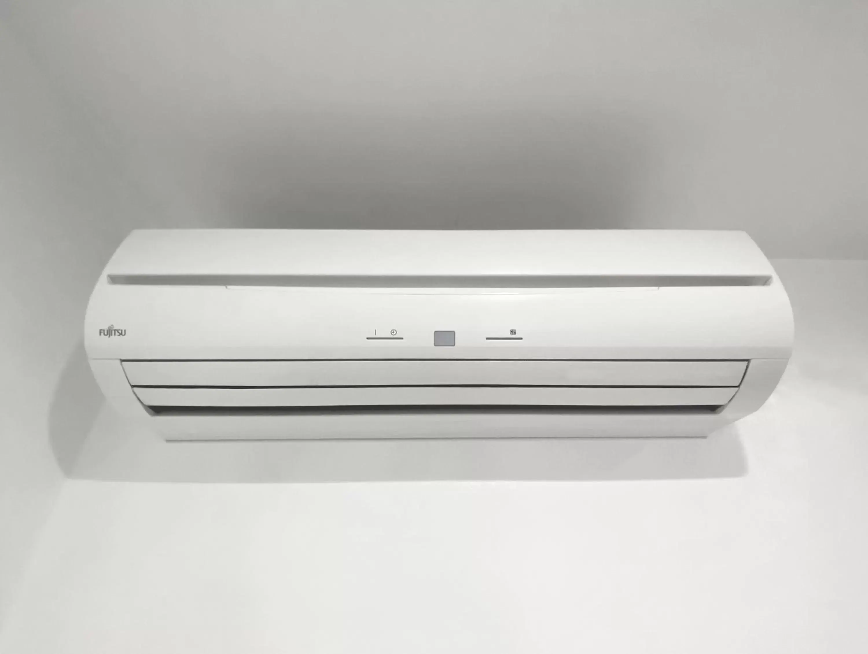 air conditioner in Royal Court Hotel